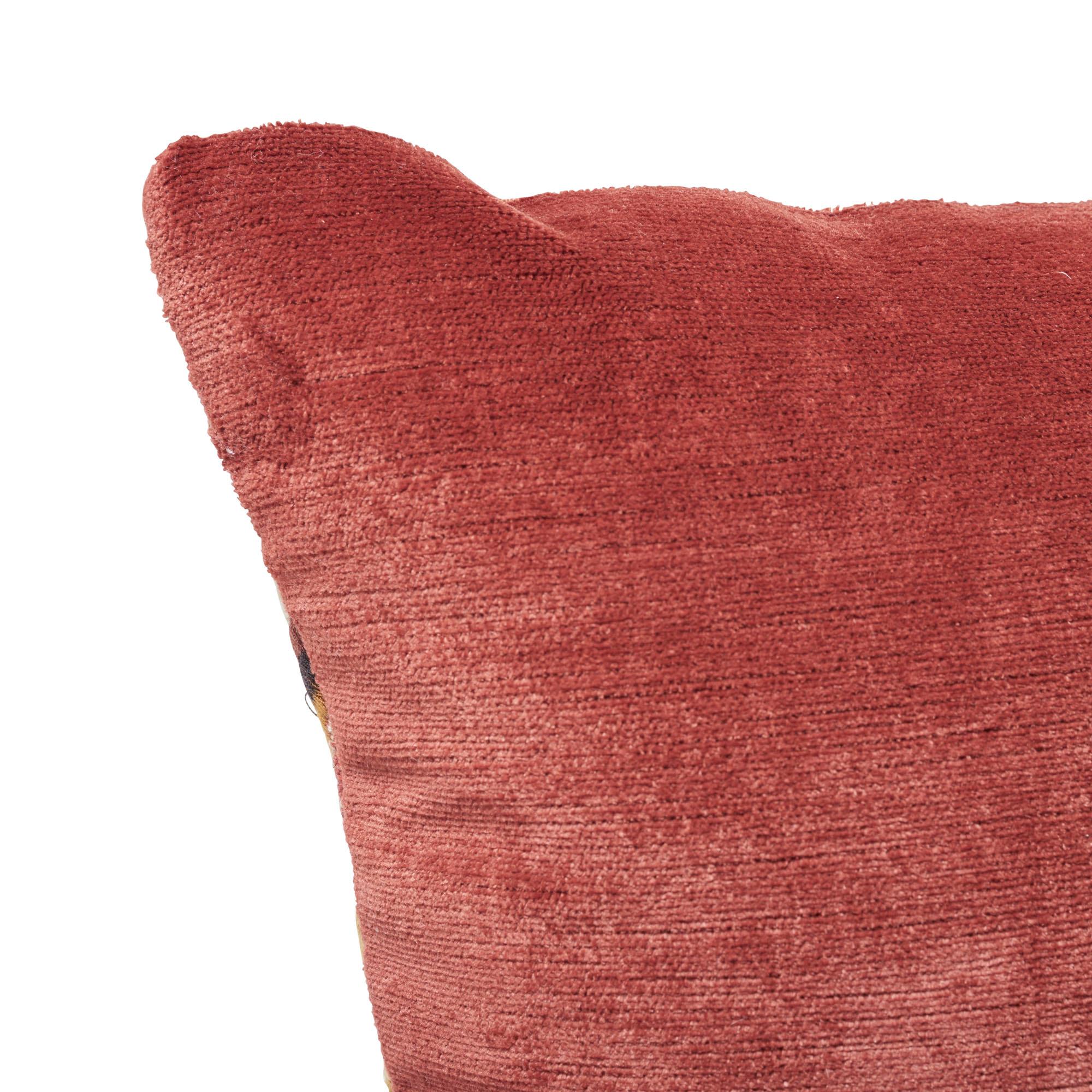 Cuscino con stampa ricamata Schumacher Temara in Spice in vendita 1