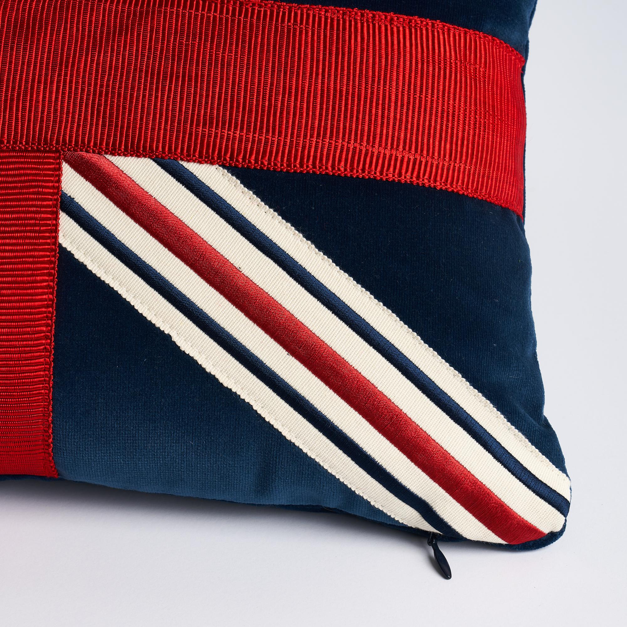 Indiano Cuscino Schumacher Union Flag in Midnight in vendita