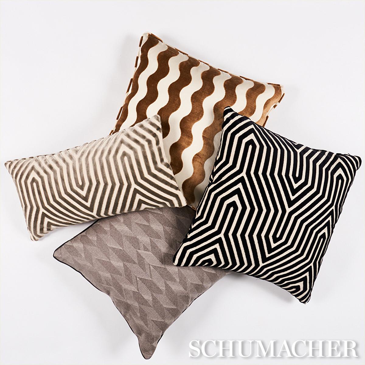 Moderno Cuscino Schumacher Vanderbilt Velvet 22