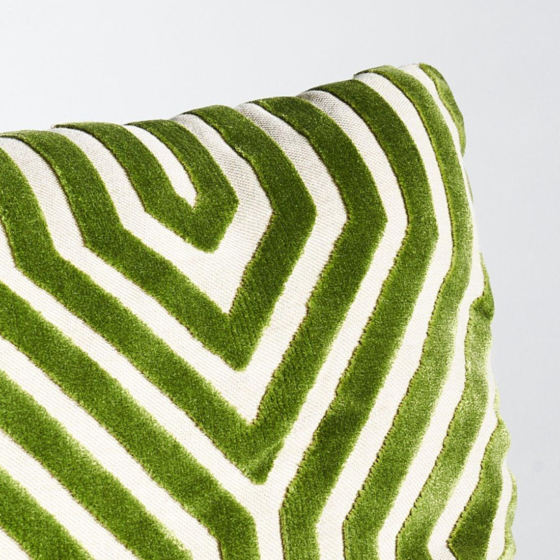 This pillow features Vanderbilt Velvet by Mary McDonald for Schumacher with a Knife Edge finish. A large-scale, linear design gives this Italian cut velvet fabric a graphic sensibility, while the silk-like pile adds extra dimension and a luxurious