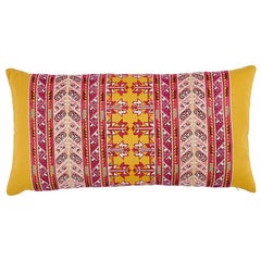 Schumacher - Coussin lombaire « Vinka » à broderie rose et jaune de 24" (env. 61 cm)