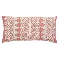 Coussin lombaire en lin et coton brodé de roses Schumacher Wentworth