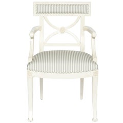 Schumacher Westminster Brigitte Stripe Grey Poltrona con struttura in legno di faggio intagliato a mano