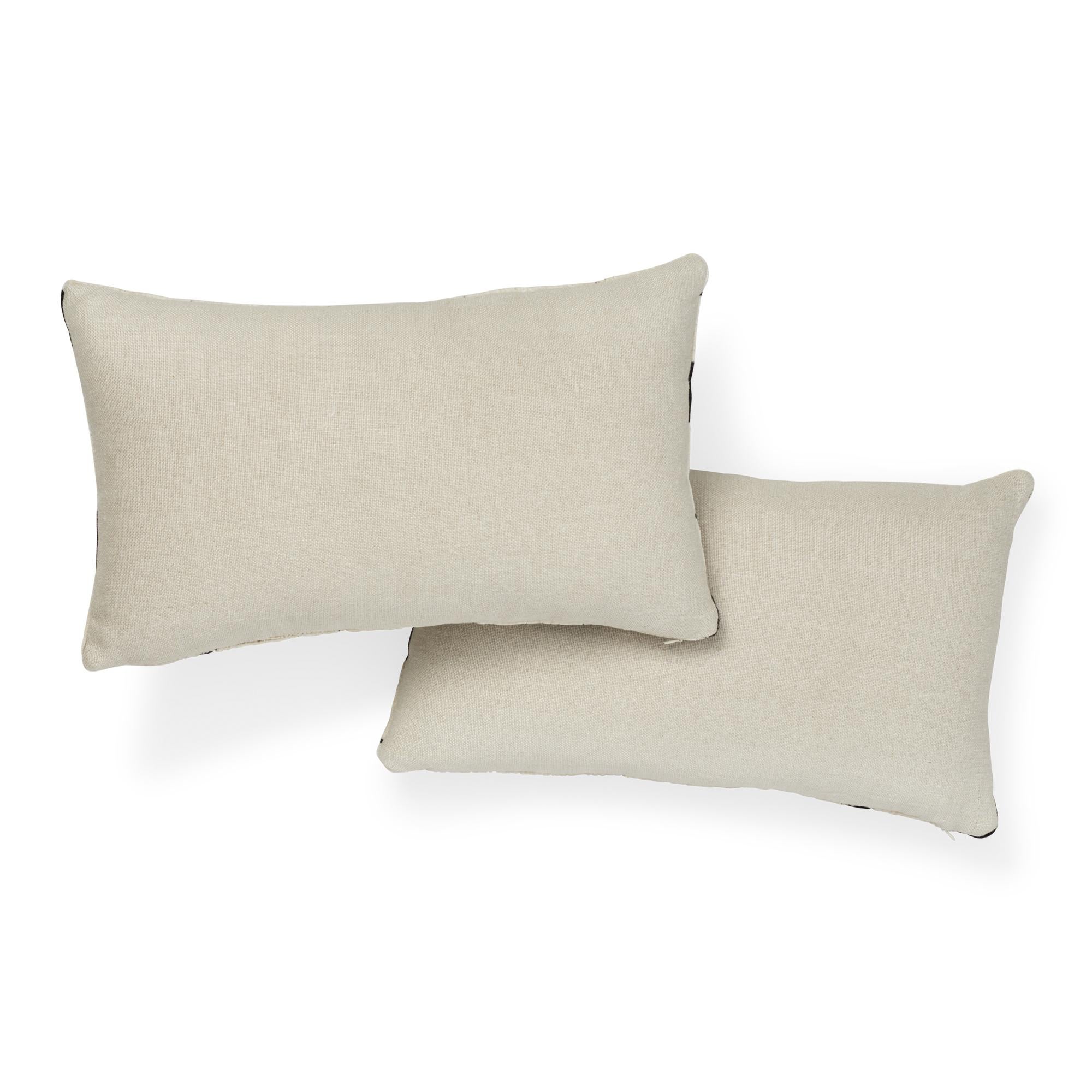 Schumacher x David Kaihoi Tutsi Ivory Cotton Linen Lumbar Pillow In New Condition For Sale In New York, NY