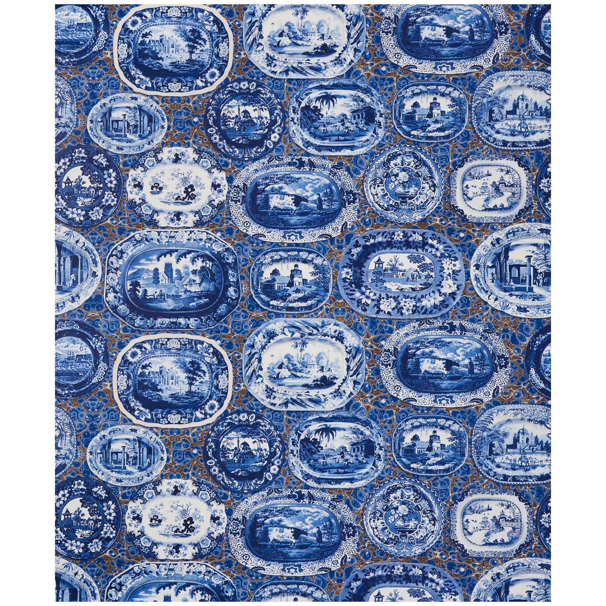 Schumacher x Johnson Hartig - Papier peint Assiettes et plateaux bleu en vente