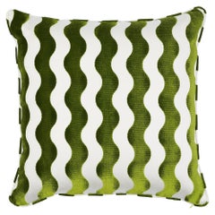 Schumacher x Miles Redd The Wave coussin de 55::88 cm en Lettuce