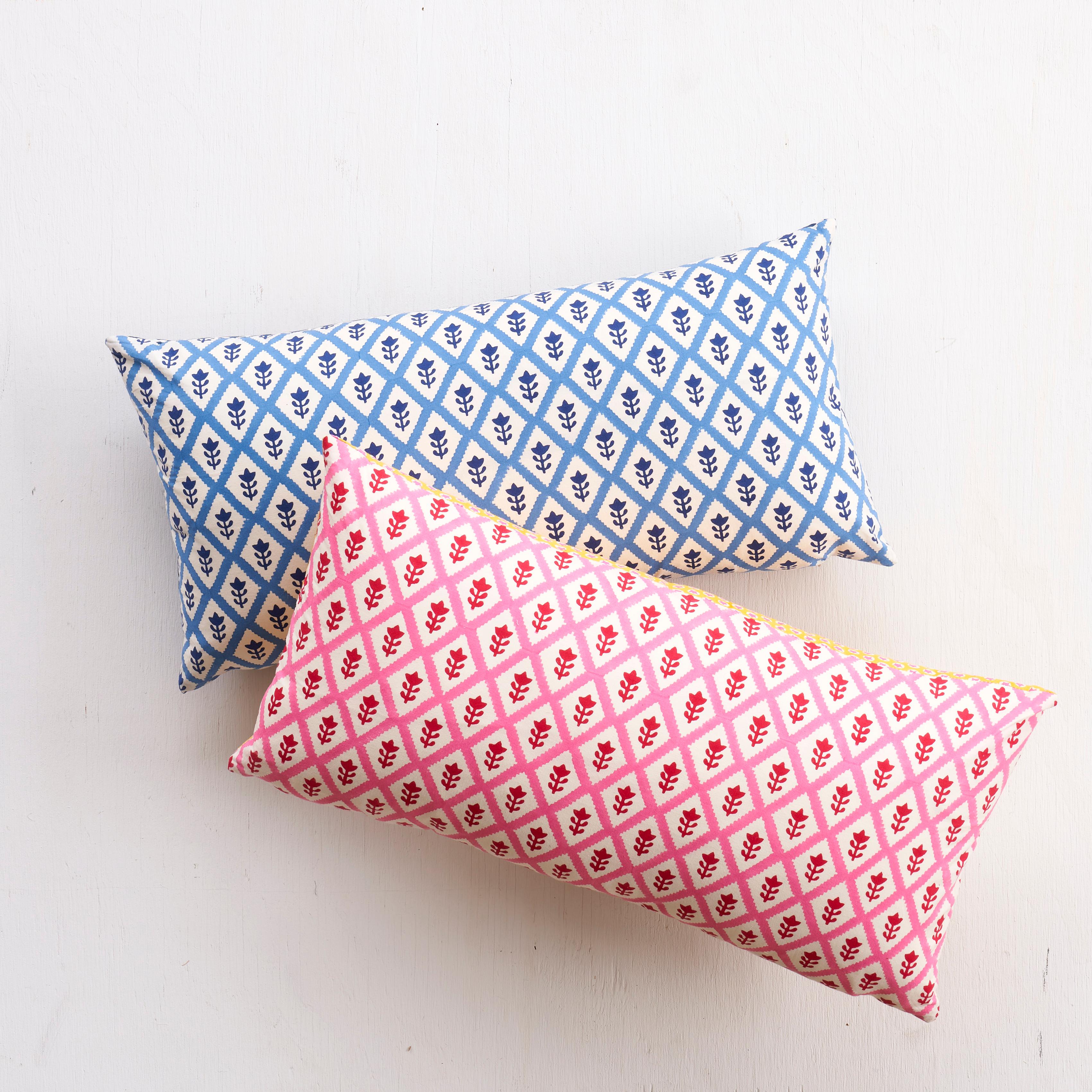 Cuscino Schumacher X Molly Mahon Bagru & Buti in blu In condizioni Nuovo in vendita a New York, NY