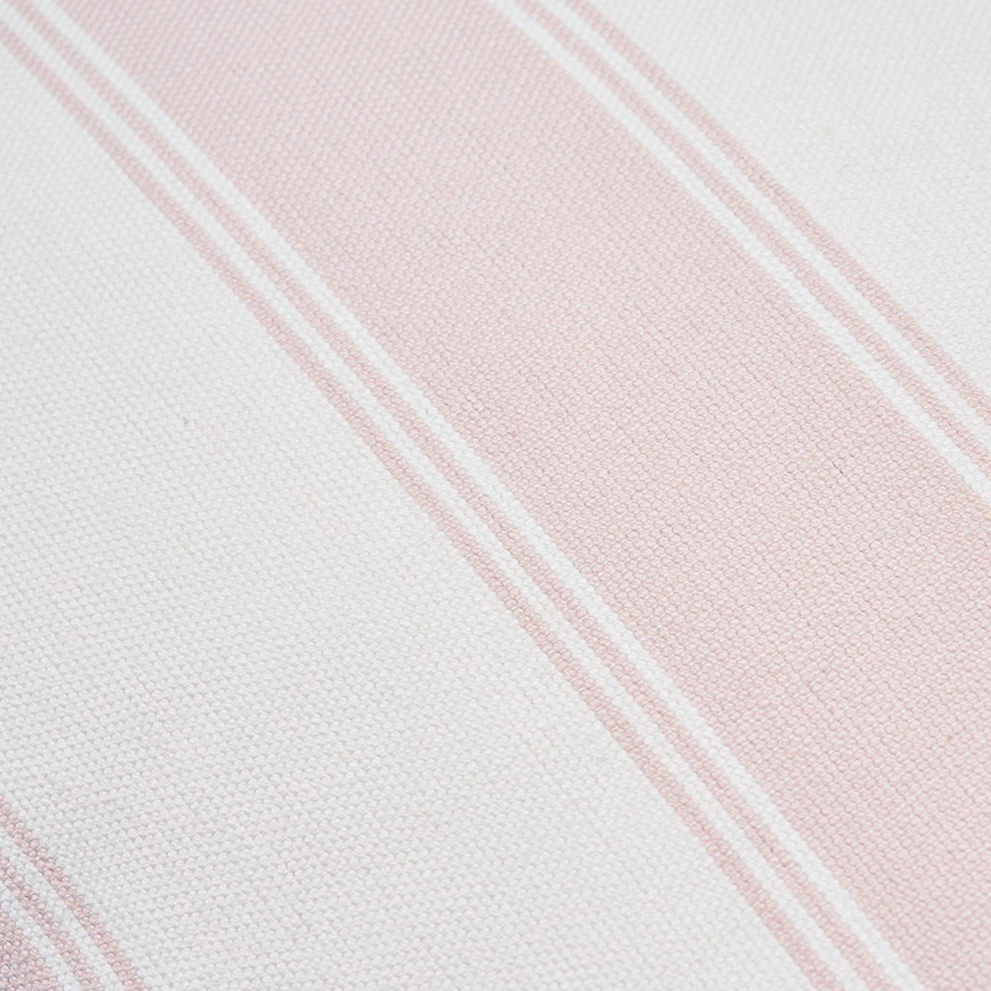 Schumacher X Veere Grenney, zweiseitiges Kissen, Rafe Stripe Quiet, Rosa (Moderne) im Angebot