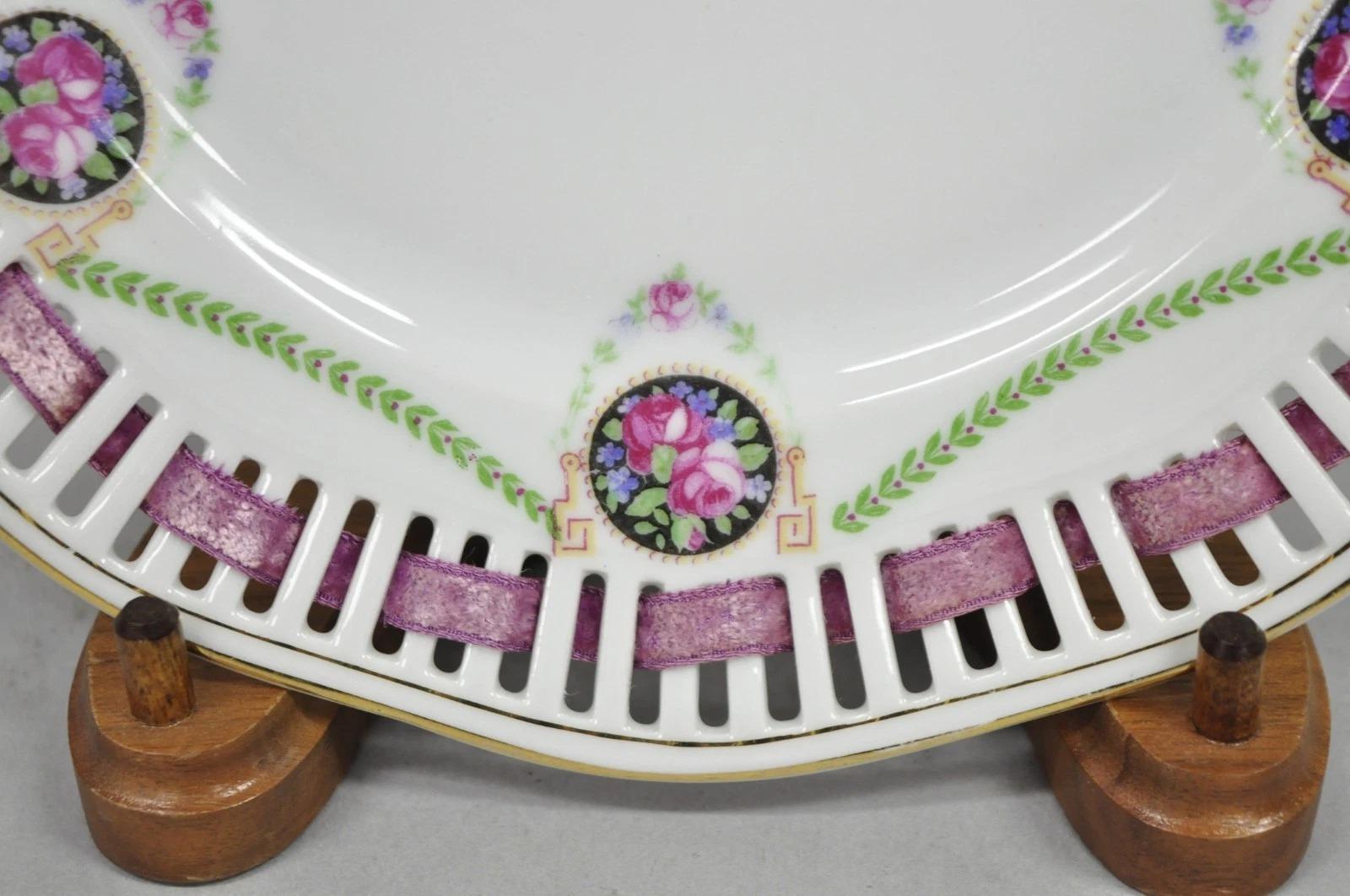 Inconnu Schumann Bavaria Germany Victorian Reticulated Floral Roses 8.5