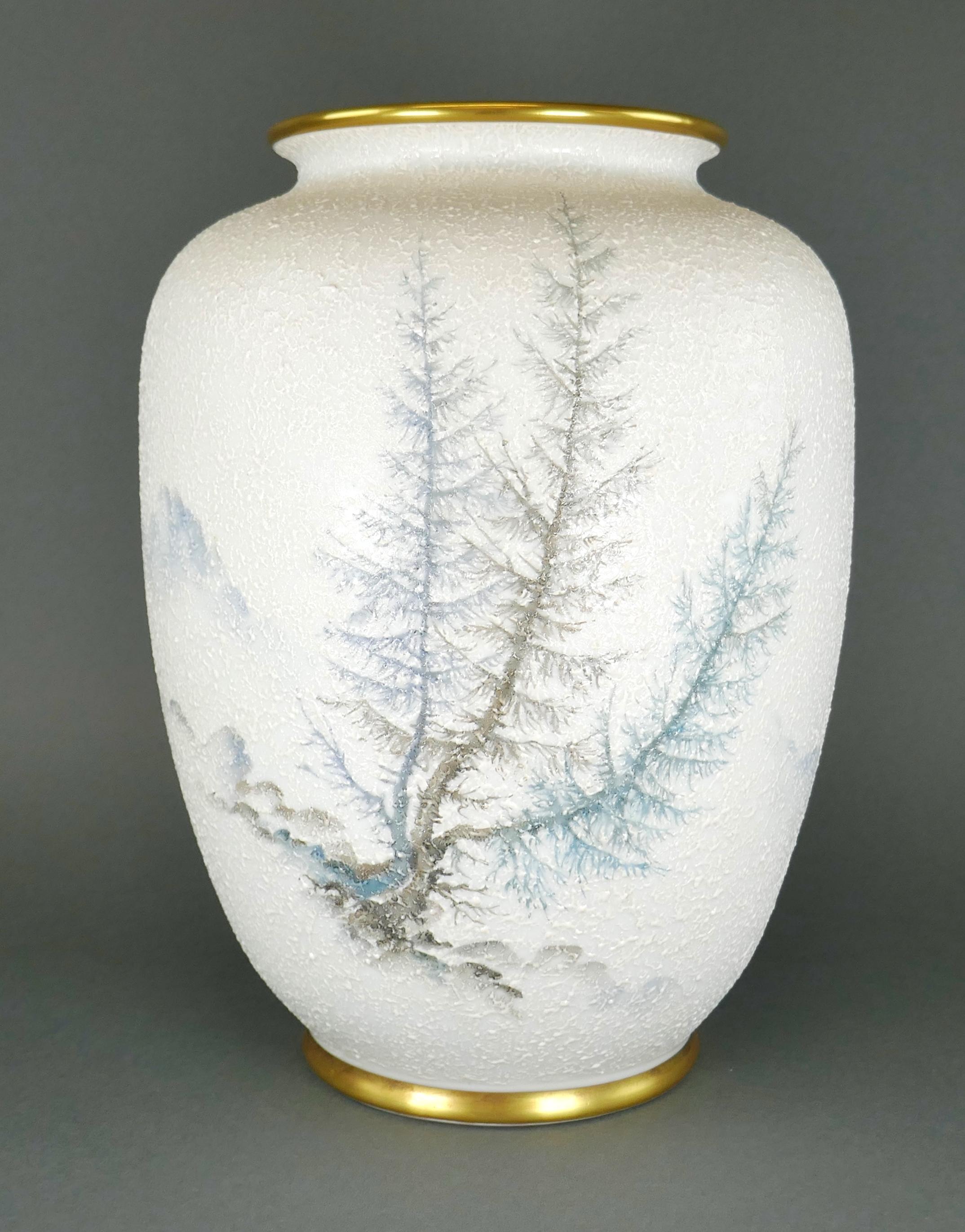Schumann Bavaria Mountain Snow Scene German Alps Moriage Porcelain Gilt Vase For Sale 1