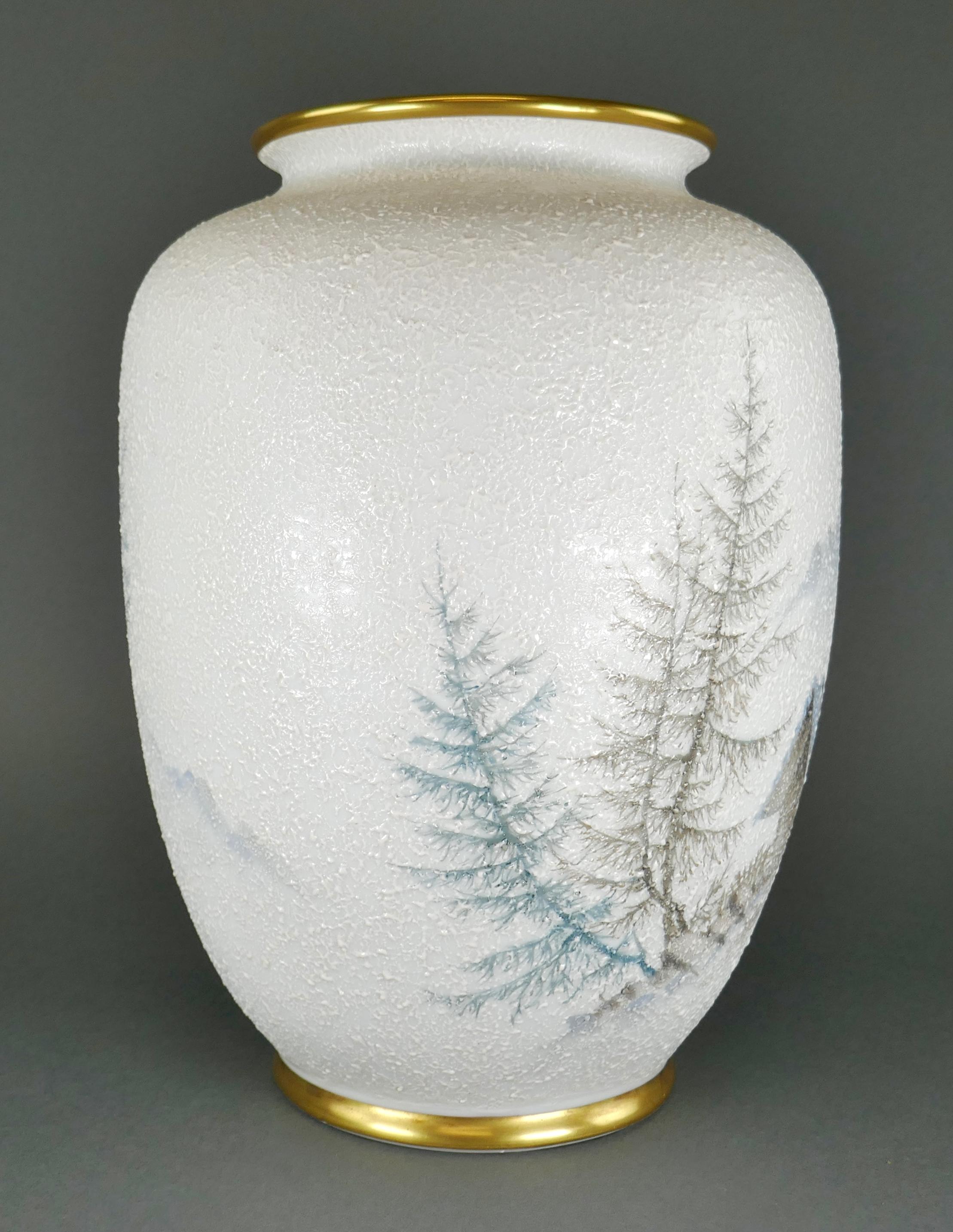 Schumann Bavaria Mountain Snow Scene German Alps Moriage Porcelain Gilt Vase For Sale 2