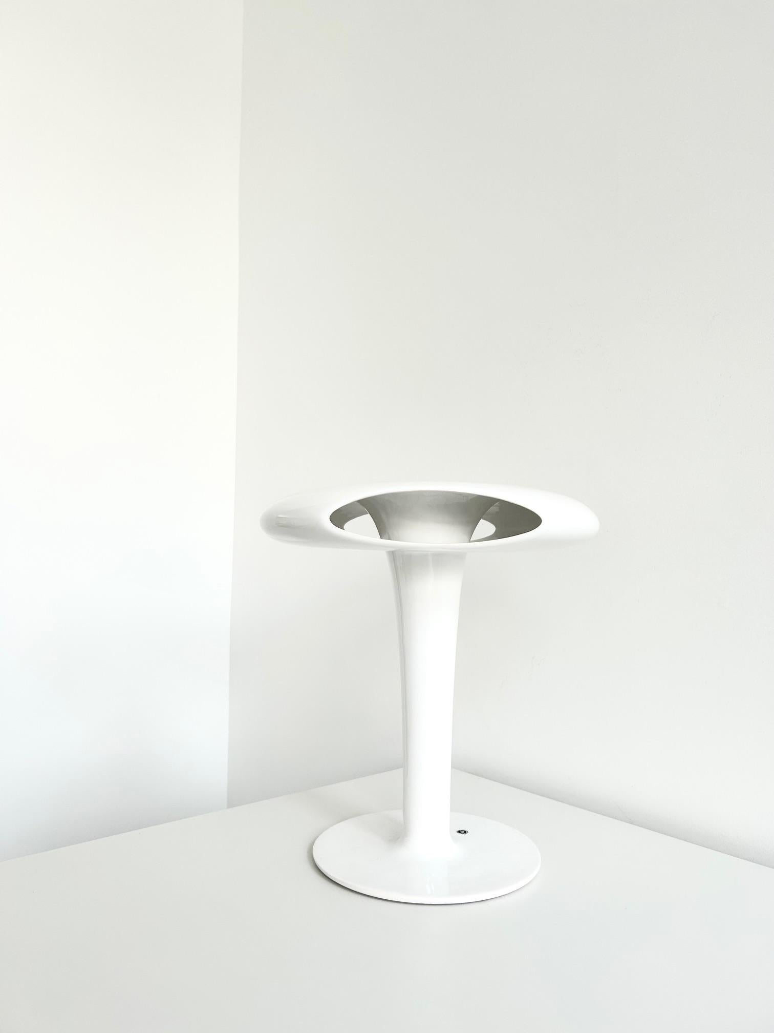 Sci-fi vase by Marc Newson for Cor Unum, 1993 For Sale 2