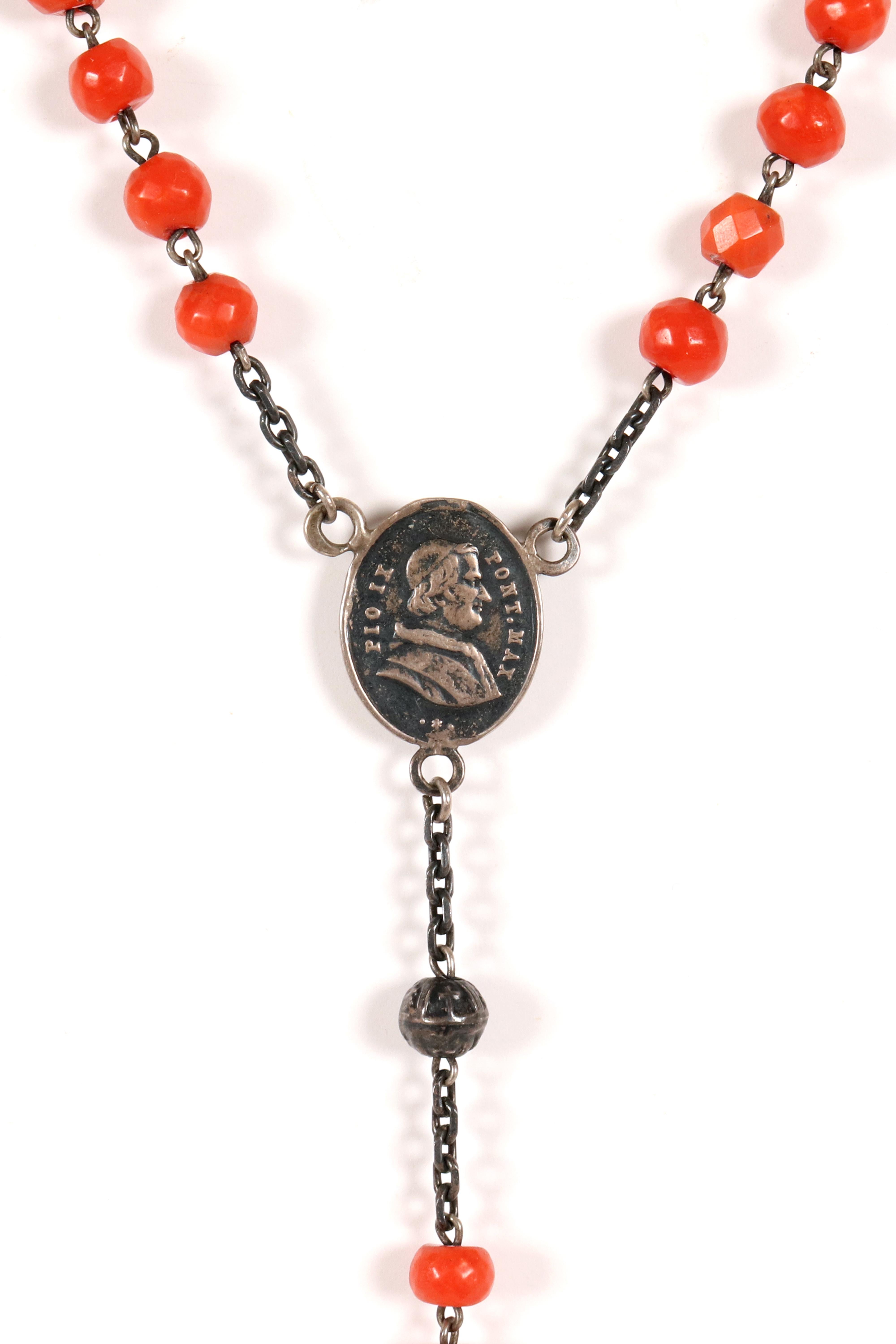 Chapelet en corail et argent de CIRCA, Italie, vers 1870. Bon état - En vente à Milan, IT