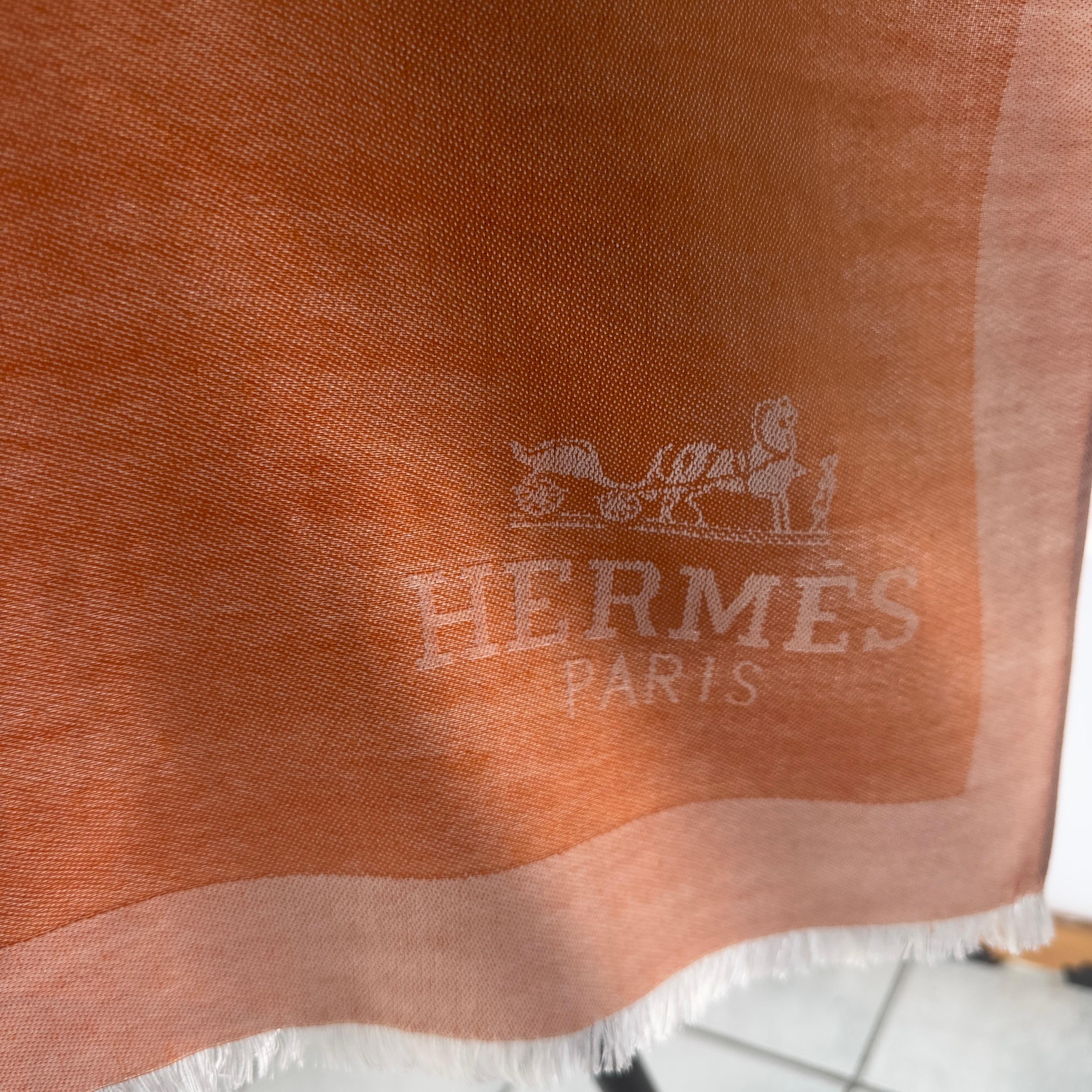 Brown Echarpe Hermès en cachemire et soie comme neuve en vente