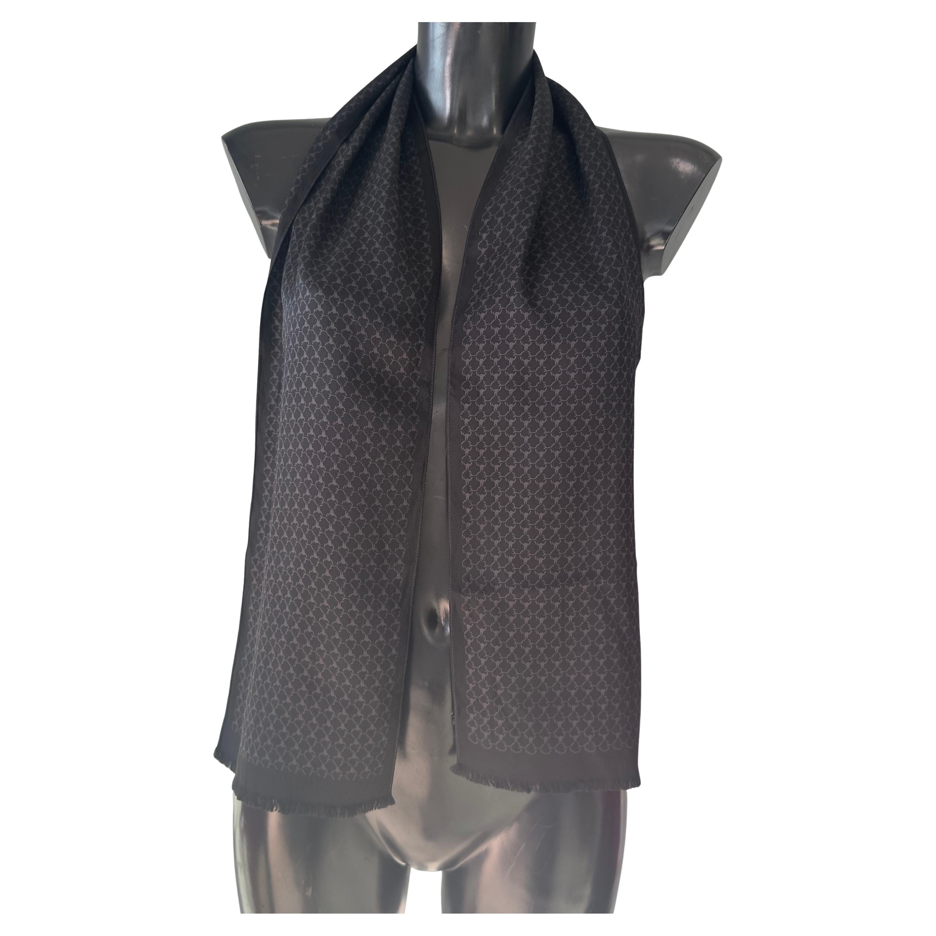 Sciarpa Hermès in seta mia utilizzata For Sale