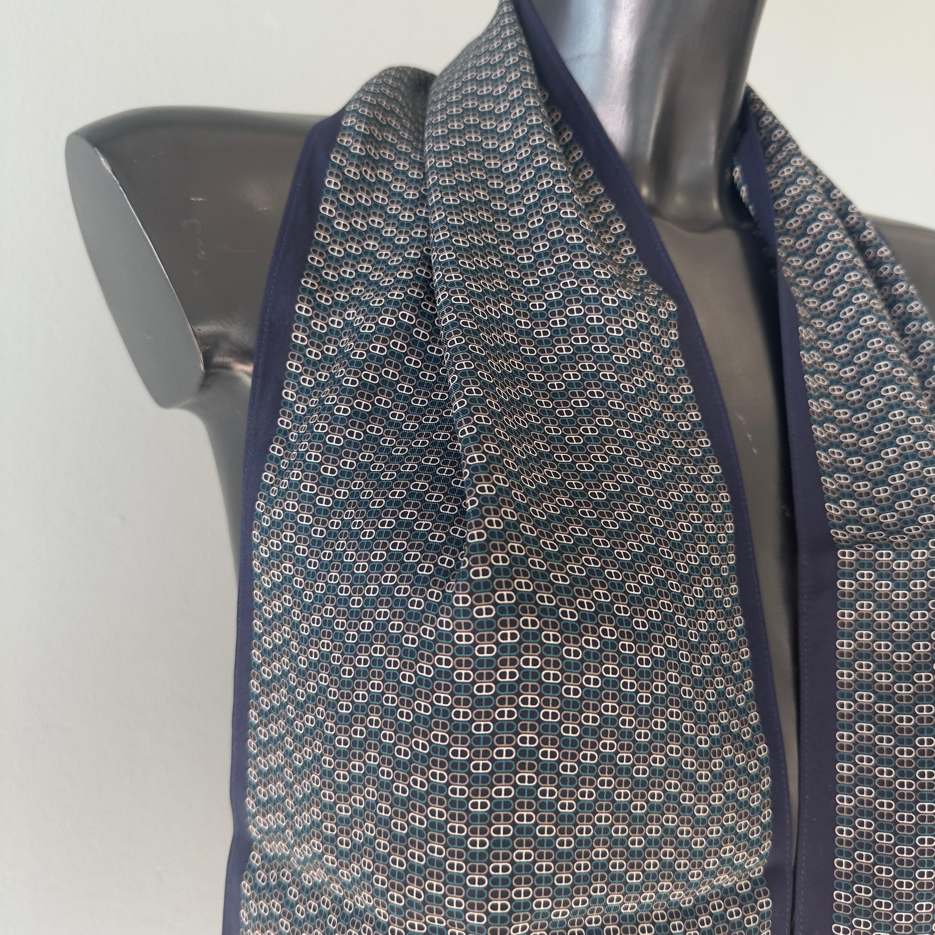Nuevo pañuelo de seda Hermès en venta 4