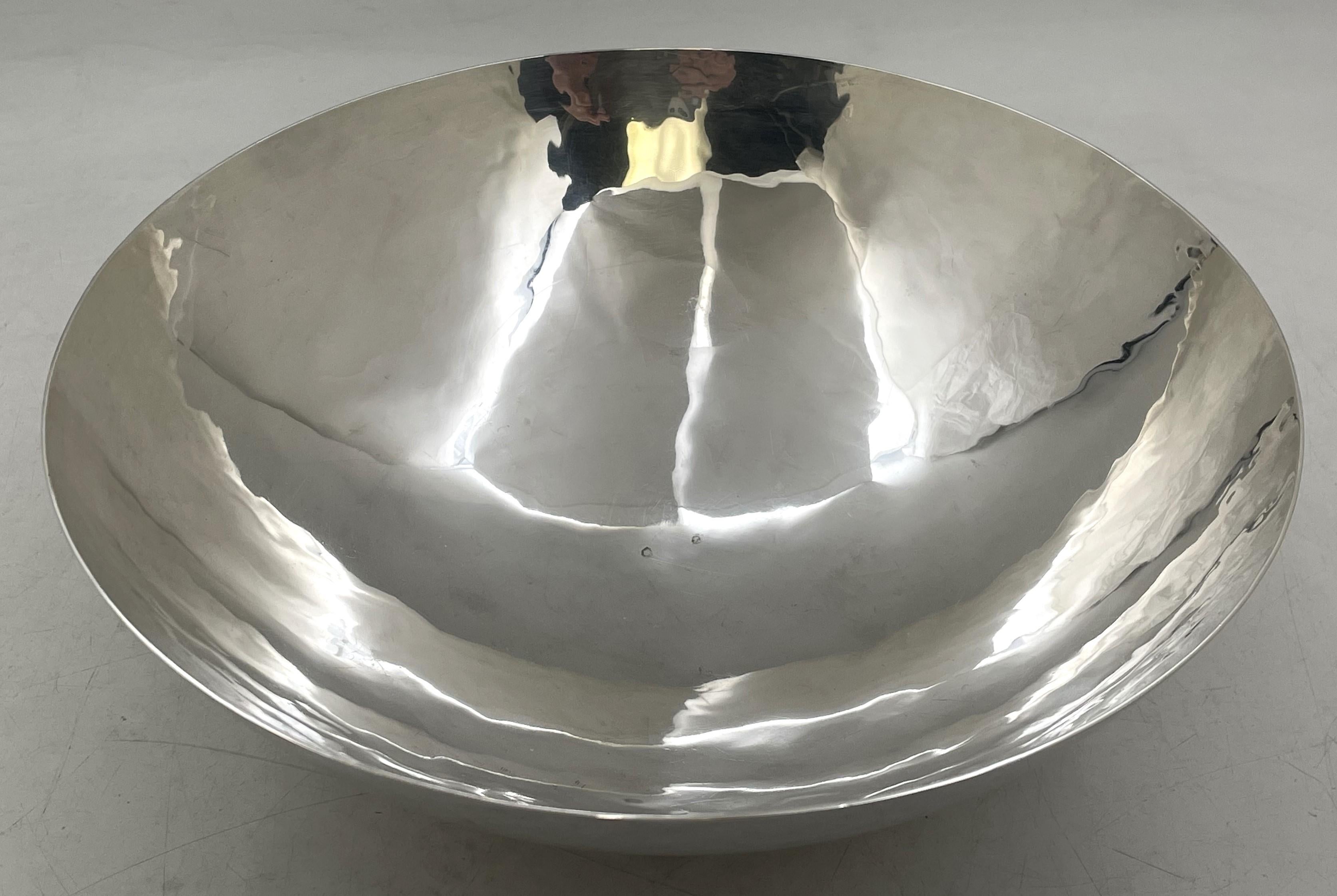 Centro de mesa Sciarrotta de plata de ley de estilo moderno de mediados de siglo Estadounidense en venta