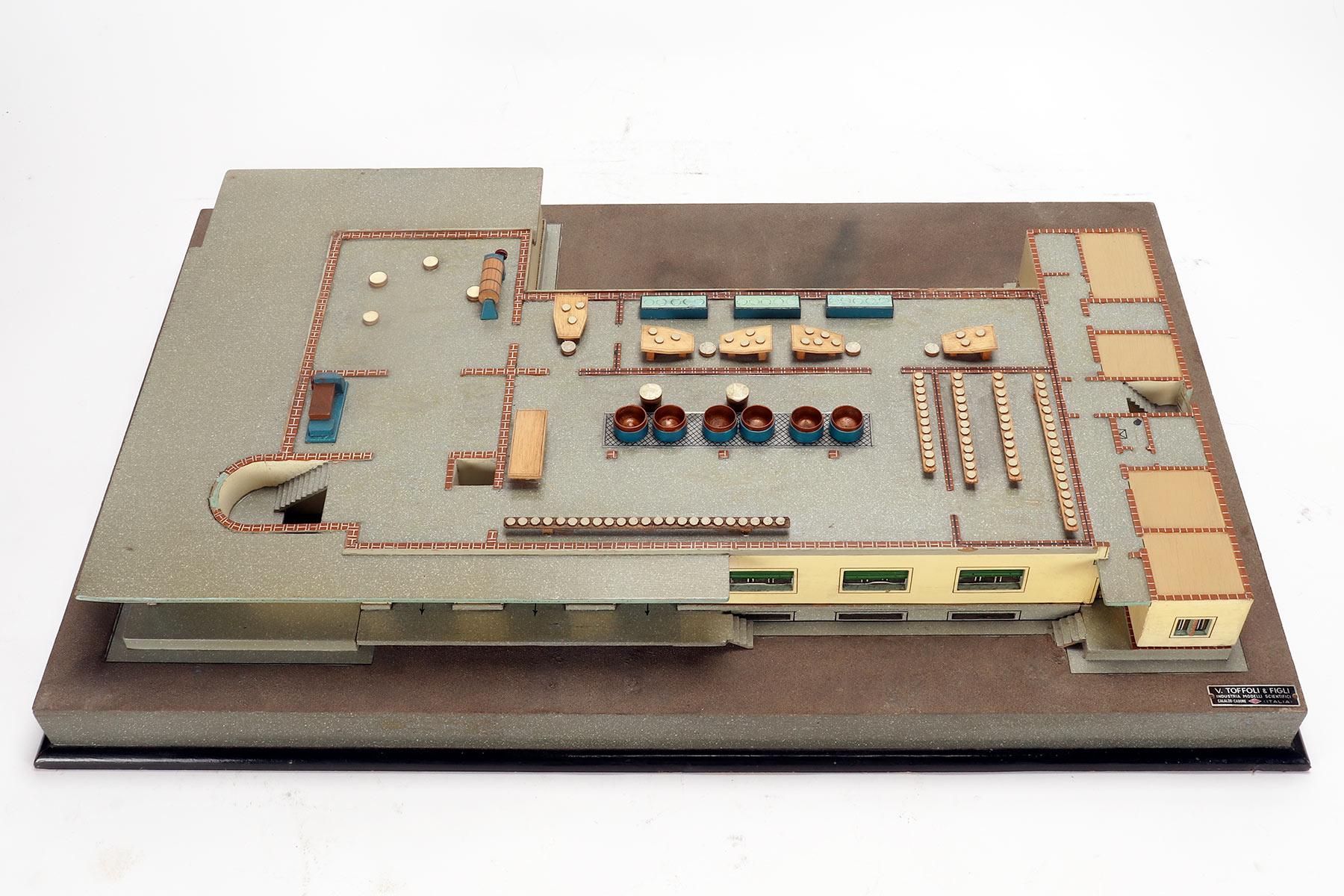 Scientific wooden model of the architecture of a dairy farm, Italy of the 40s For Sale 10
