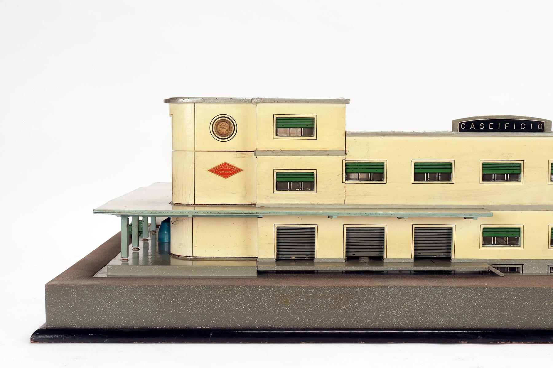 Italian Scientific wooden model of the architecture of a dairy farm, Italy of the 40s For Sale