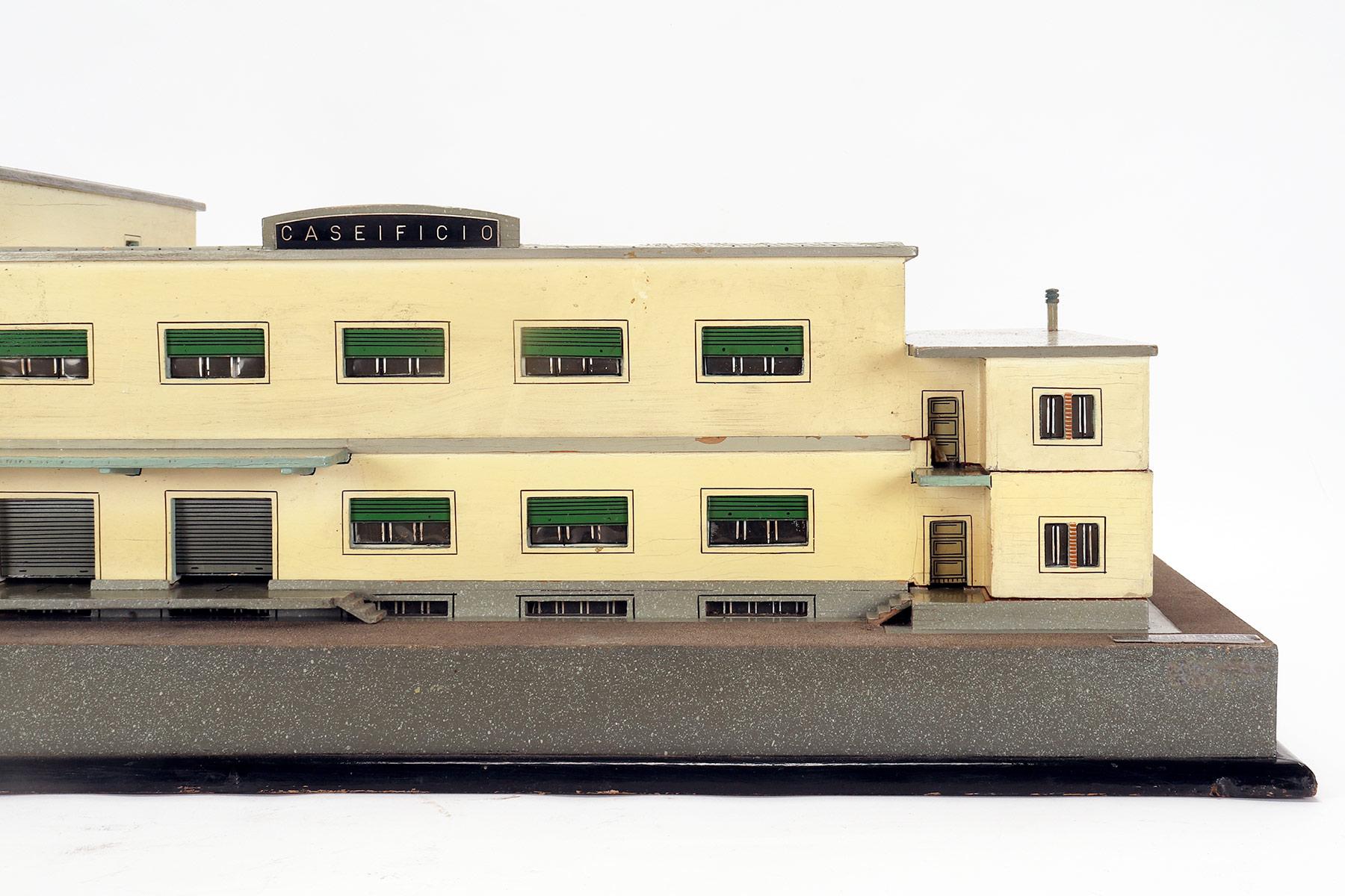 20th Century Scientific wooden model of the architecture of a dairy farm, Italy of the 40s For Sale