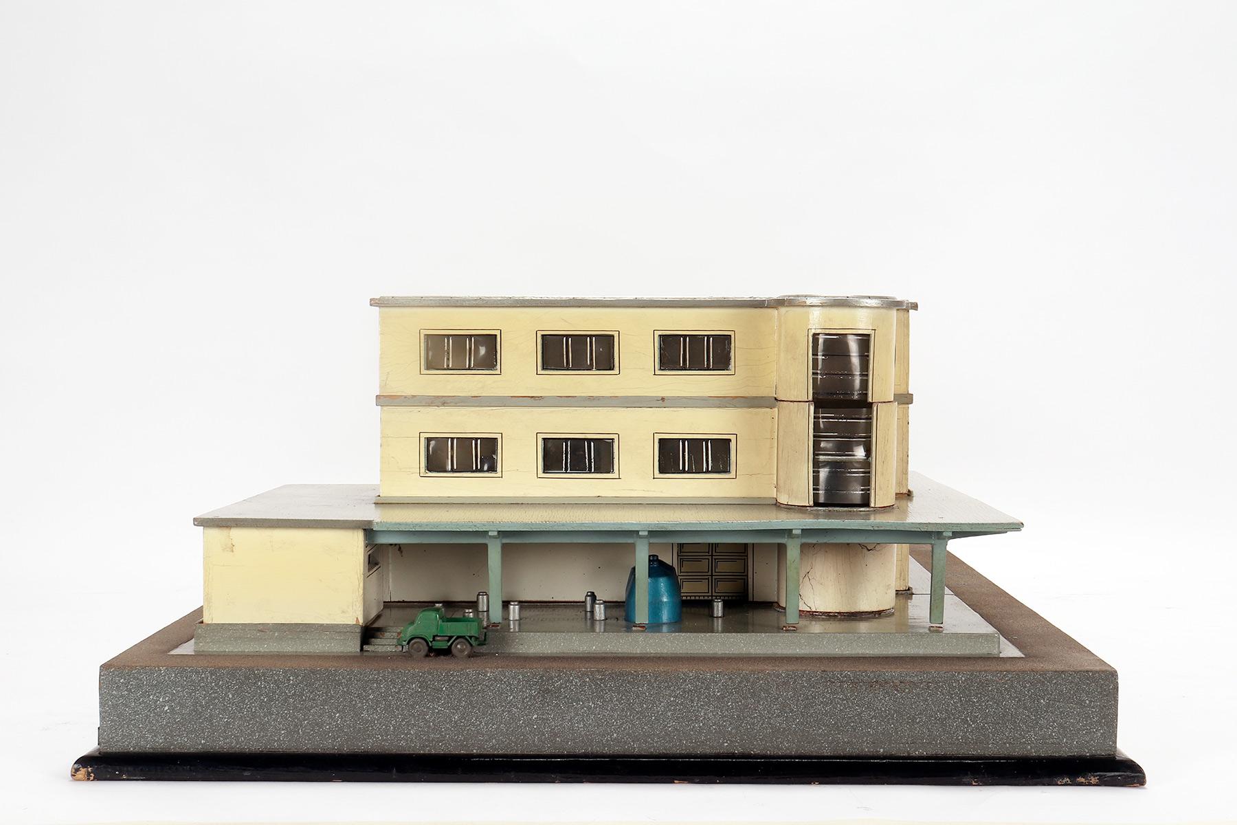 Scientific wooden model of the architecture of a dairy farm, Italy of the 40s For Sale 1