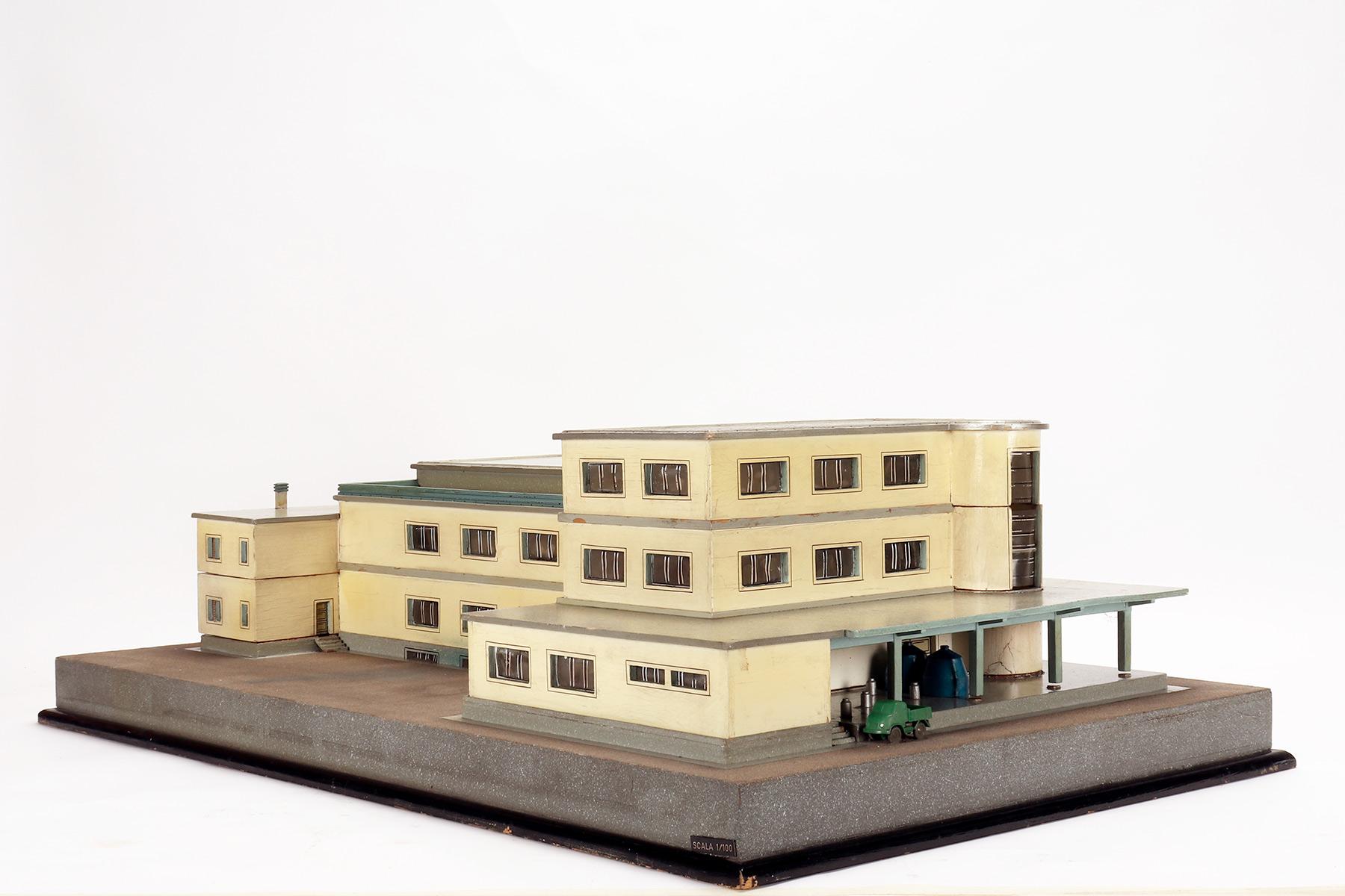 Scientific wooden model of the architecture of a dairy farm, Italy of the 40s For Sale 2