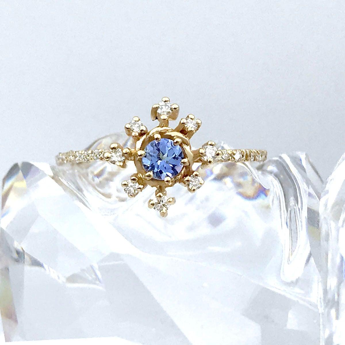 For Sale:  Scilla Dee Blue Sapphire and Diamond Star Ring 18 Karat 8