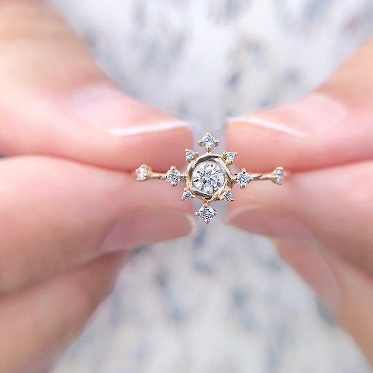 Customizable Scilla Diamond Star Twist Ring 18 Karat For Sale at 1stDibs