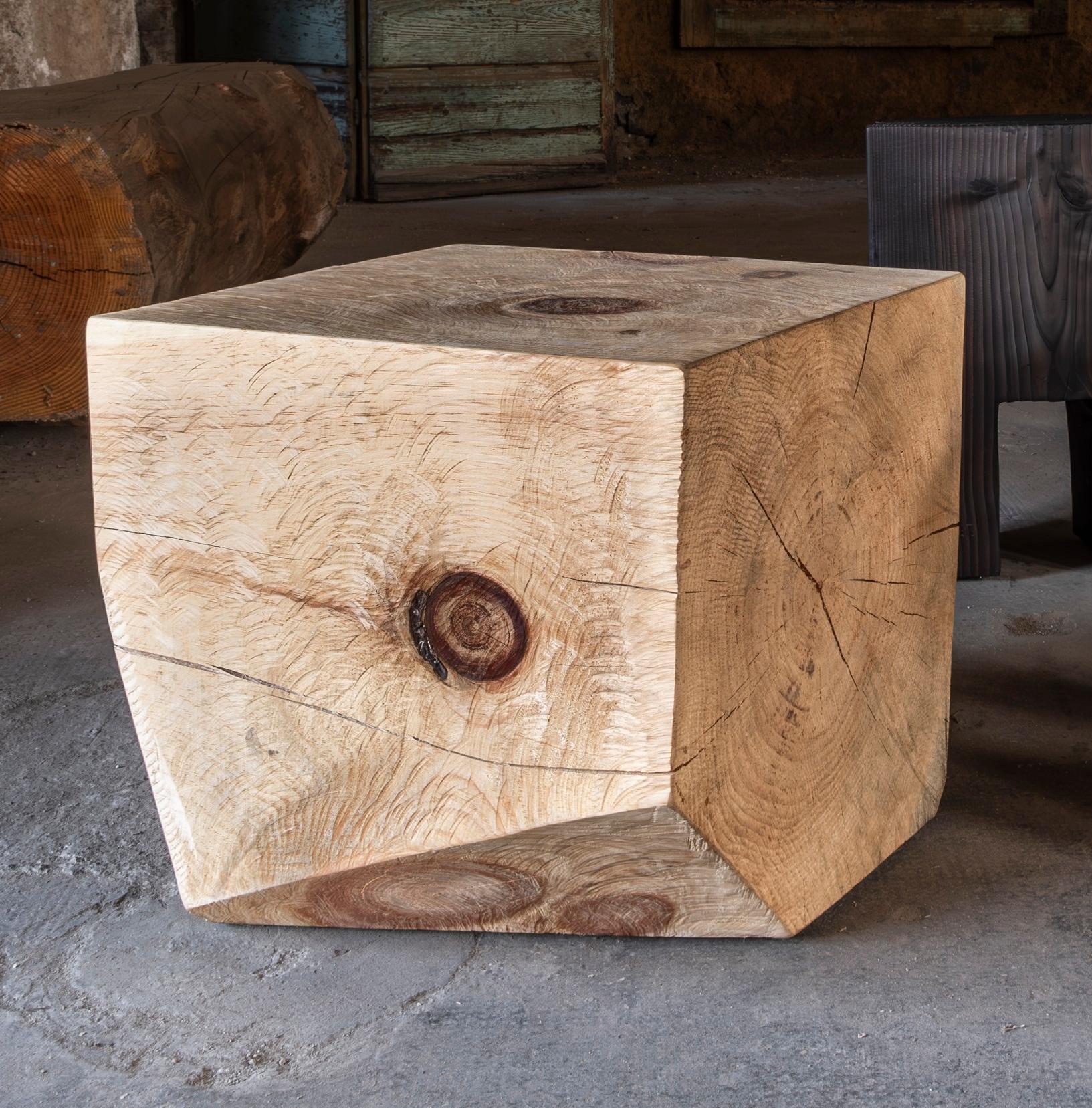 Scultura nella roccia di Scilly di Riccardo Monte
Dimensioni: P 43 x L 43 x H 40 cm.
Materiali: Cedro.

Riccardo Monte è uno studio creativo con sede nelle Alpi italiane.
Con la visione di creare uno studio multidisciplinare, l'architettura, il