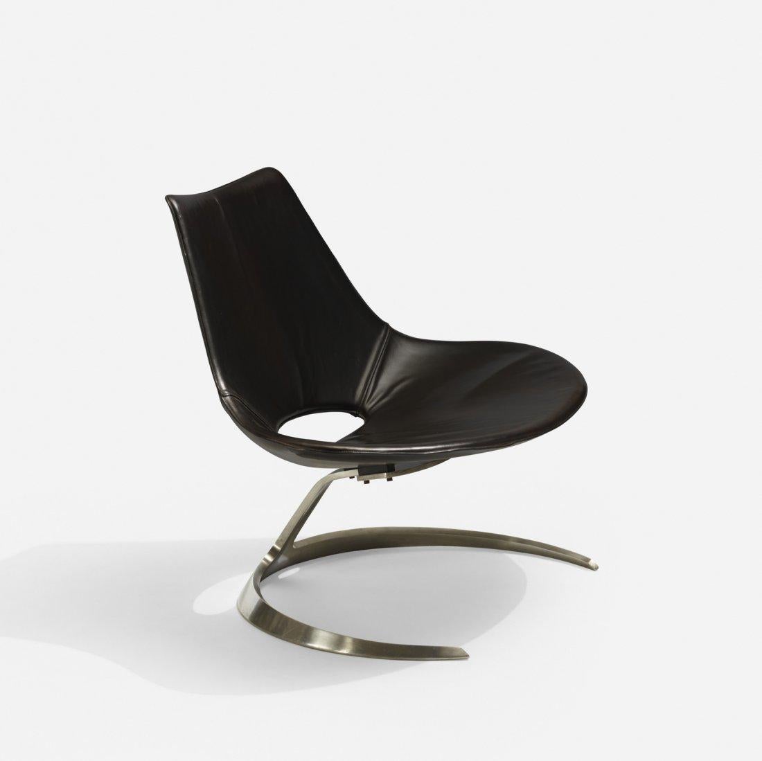 Preben Fabricius and Jorgen Kastholm Scimitar lounge chair. Black leather with a chrome-plated steel base.