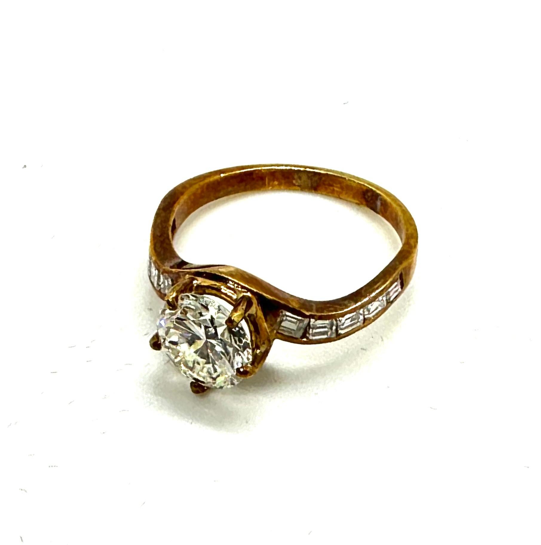 Sparkling diamond engagement ring ct. 1.69 In Excellent Condition For Sale In Sežana, SI