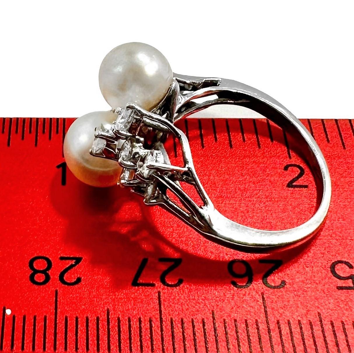 Scintillating Mid-20th Century White Gold Akoya Cultured Pearl and Diamond Ring In Good Condition In Palm Beach, FL