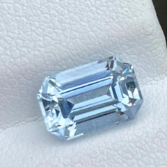 Centelleante Aguamarina Azul Marino 2,25 quilates Talla Esmeralda Gema Natural Paquistaní