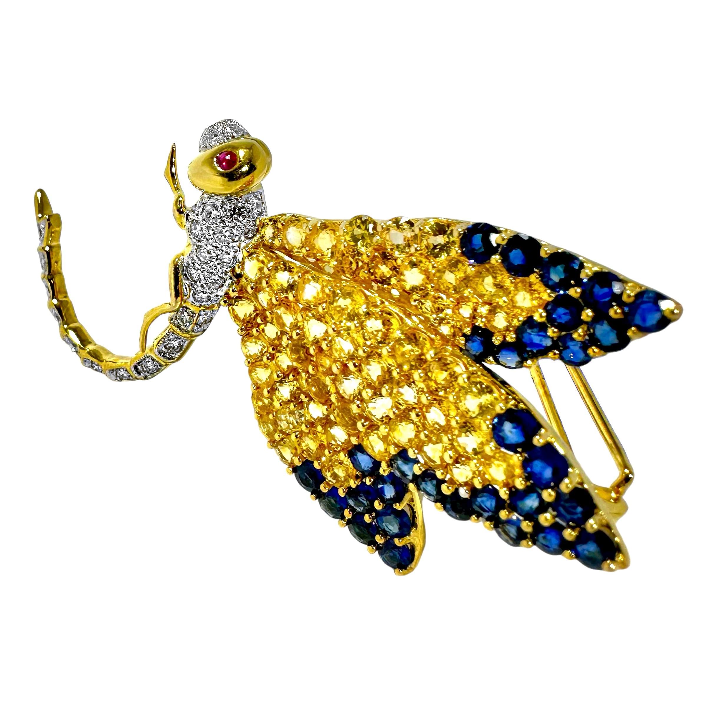 Modern Scintillating Vintage Gold, Diamond, Golden and Blue Sapphire Dragonfly Brooch For Sale