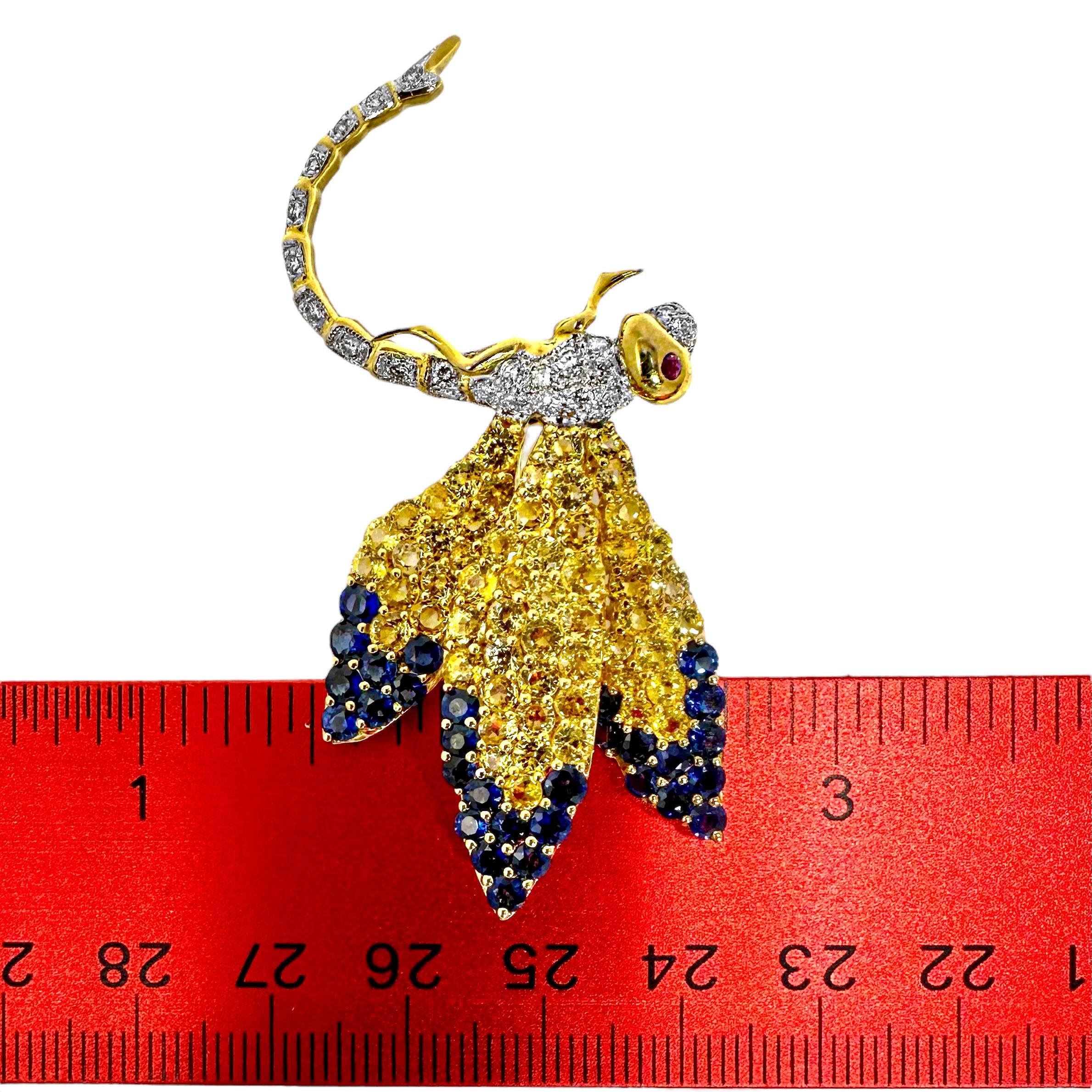 Scintillating Vintage Gold, Diamond, Golden and Blue Sapphire Dragonfly Brooch For Sale 2