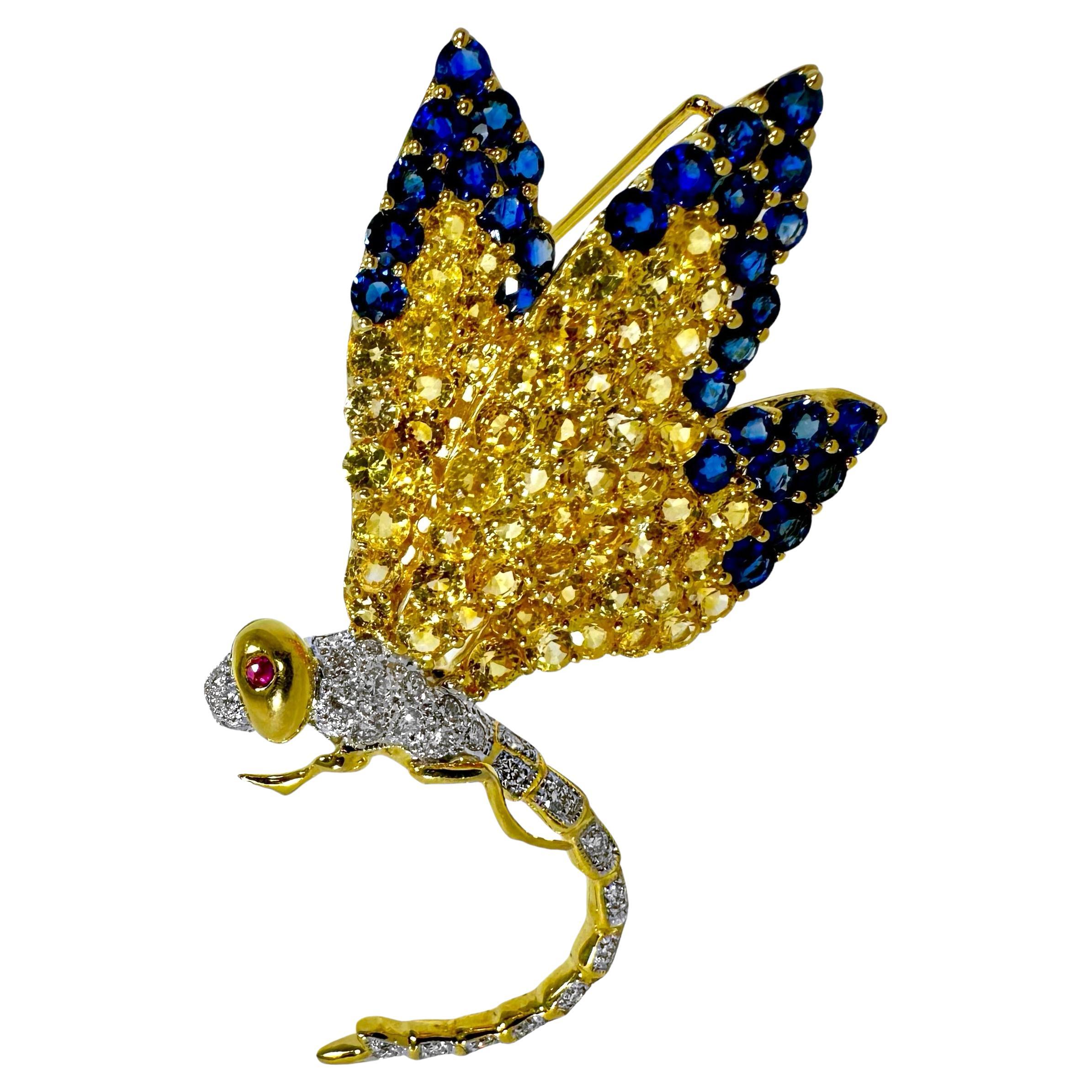 Scintillating Vintage Gold, Diamond, Golden and Blue Sapphire Dragonfly Brooch For Sale