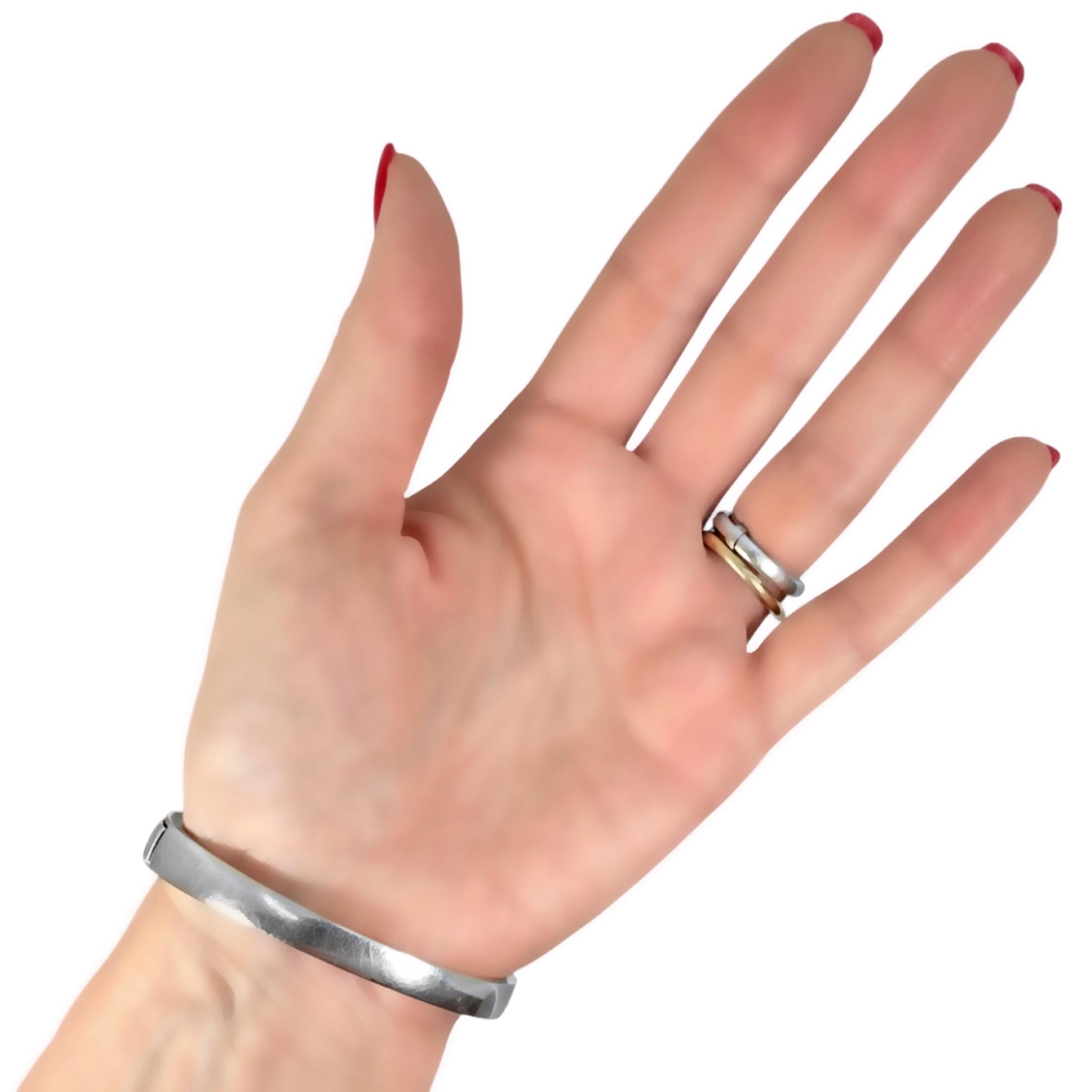 Bracciale Bangle con diamanti bianchi e gialli scintillanti in oro bianco 18 carati in vendita 6