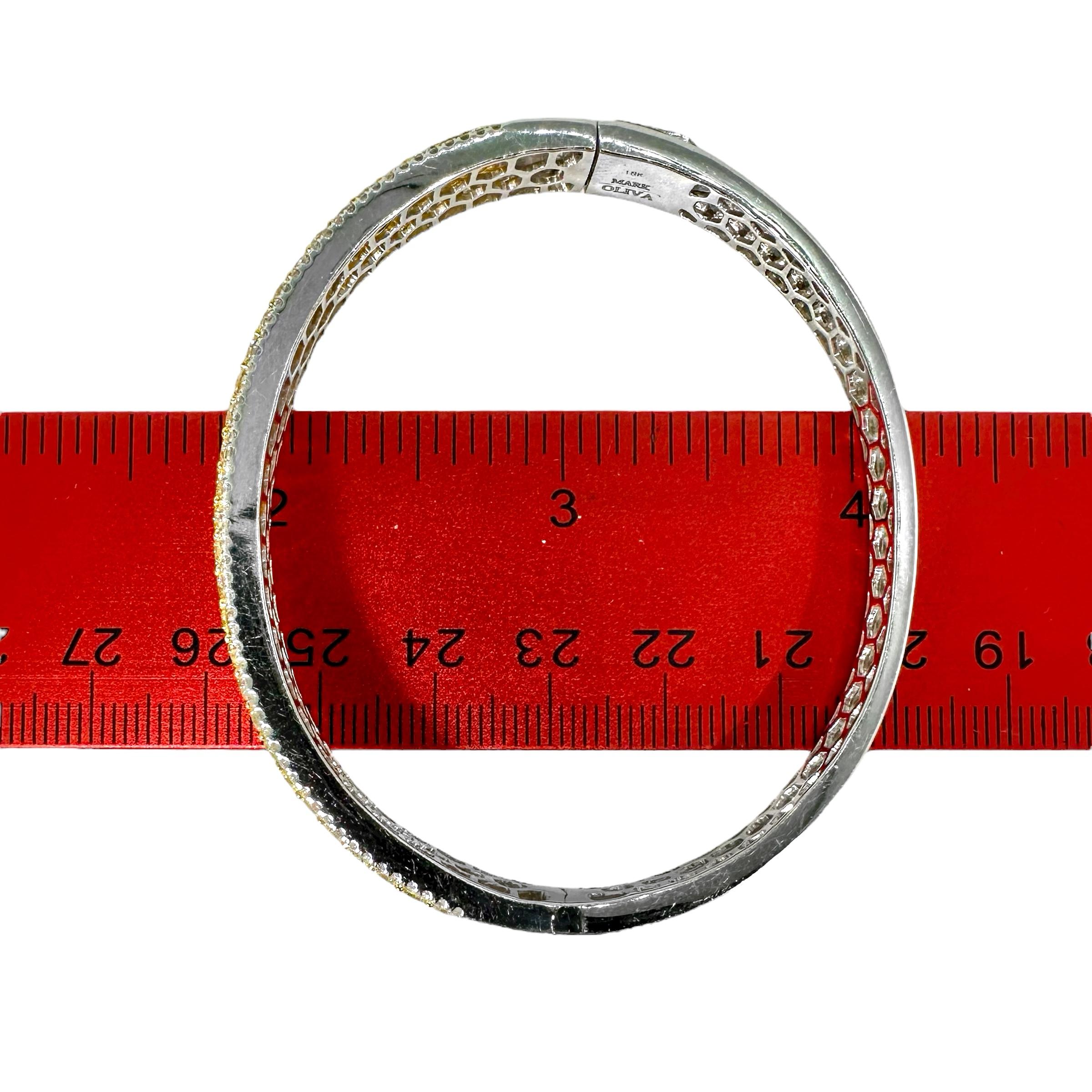 Bracciale Bangle con diamanti bianchi e gialli scintillanti in oro bianco 18 carati in vendita 2