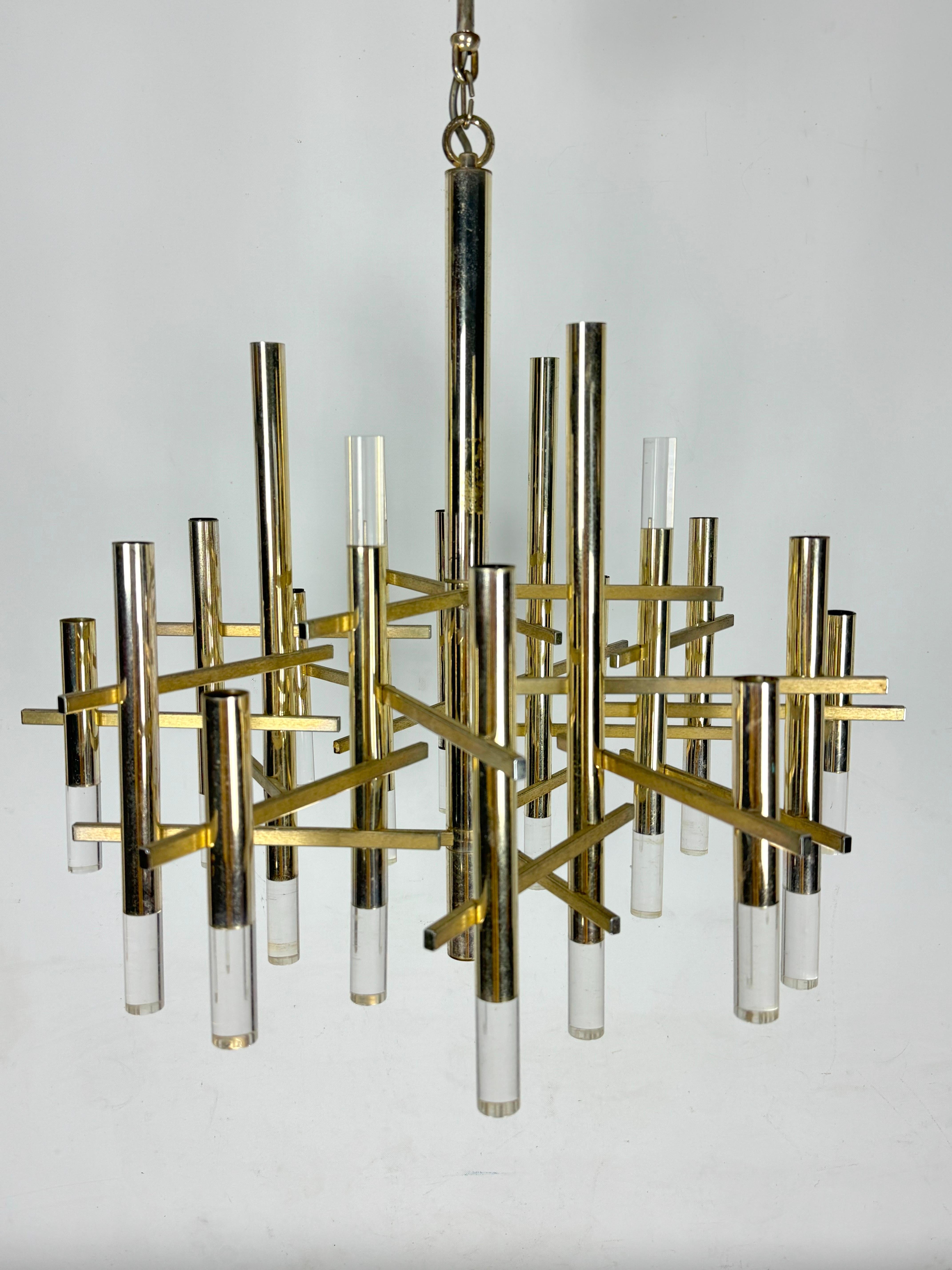 italien Sciolari Lustre à 15 lumières en chrome et plexiglas légèrement doré modèle Ice, Italie en vente