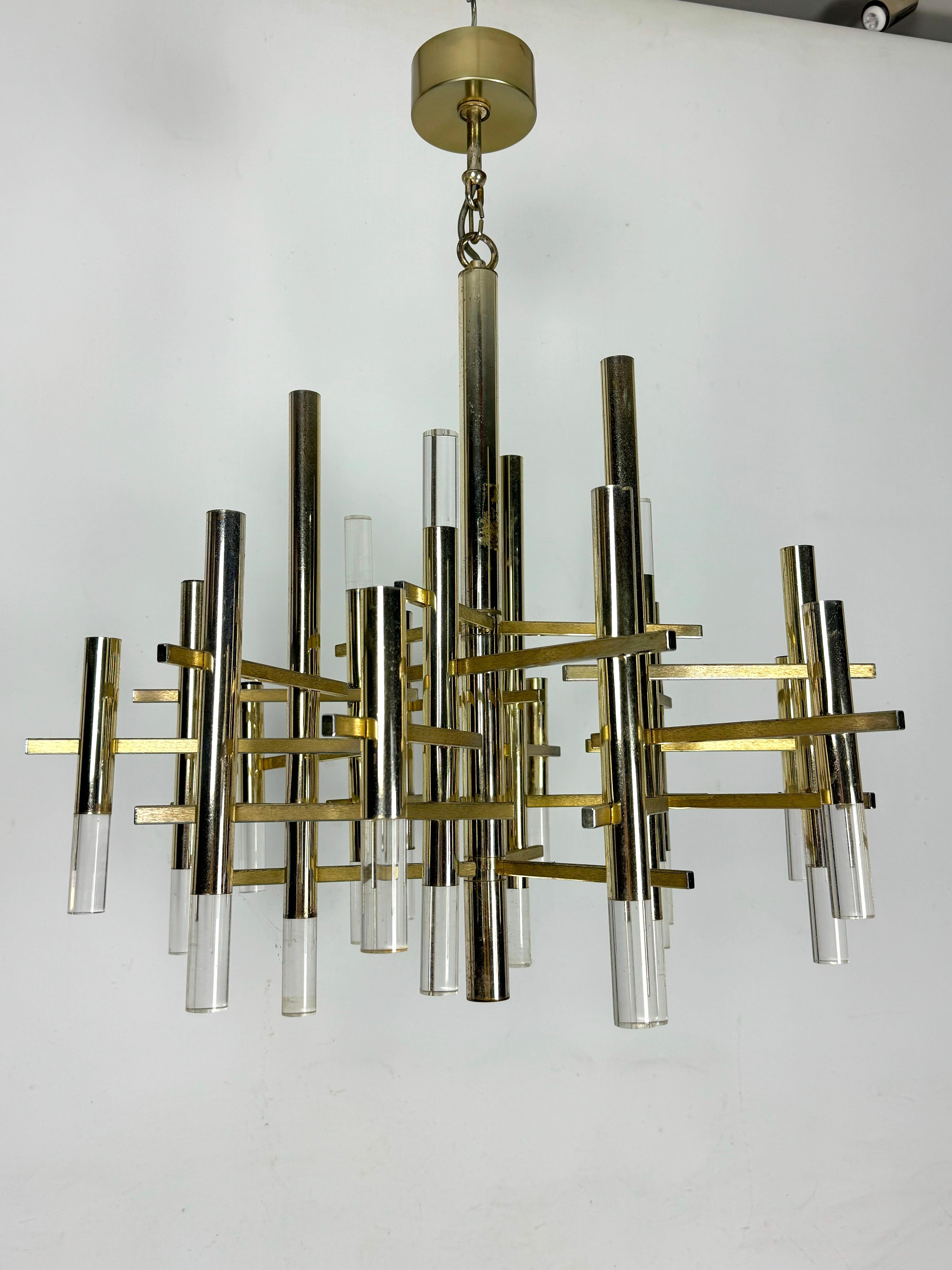 Sciolari Lustre à 15 lumières en chrome et plexiglas légèrement doré modèle Ice, Italie Bon état - En vente à Catania, CT