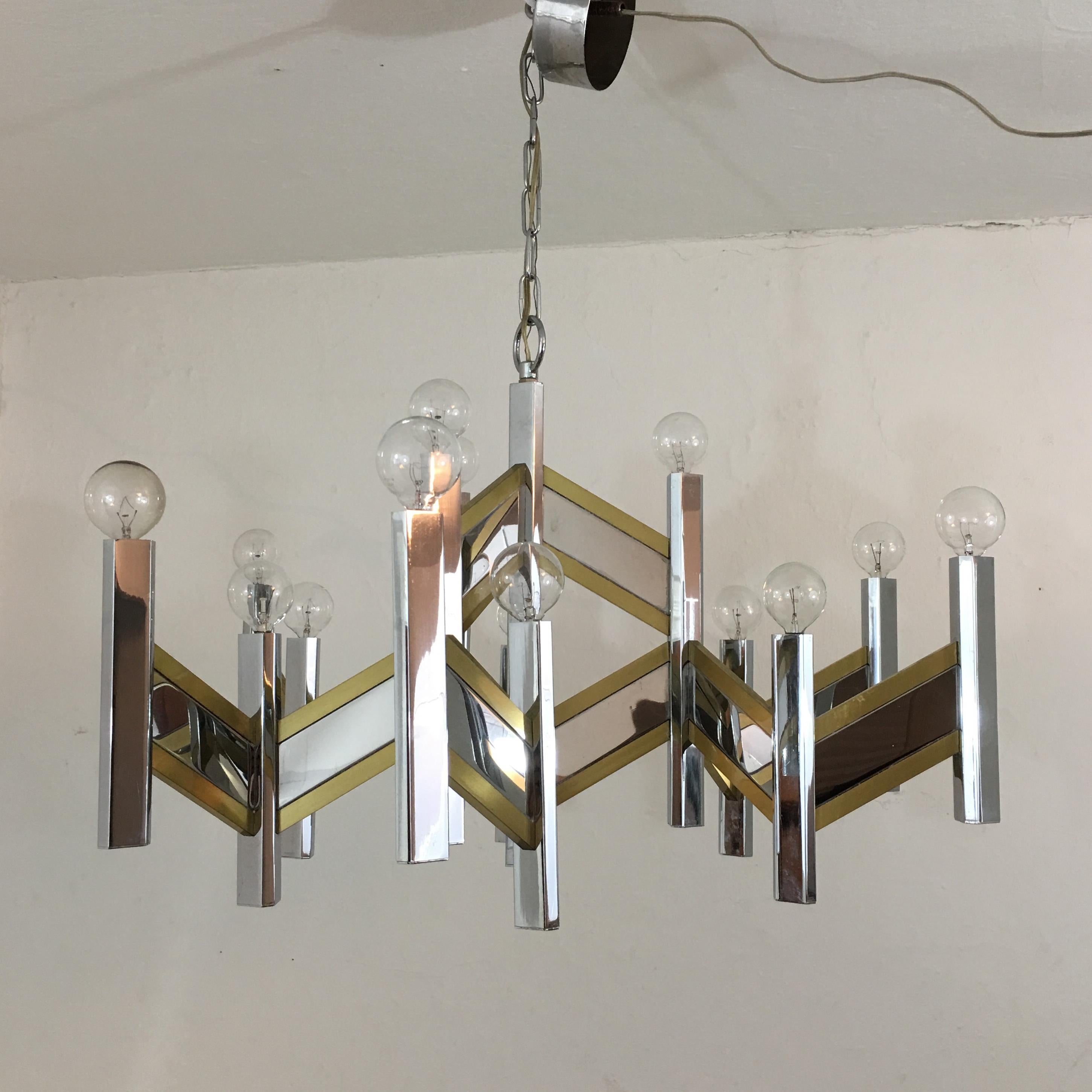 Sciolari Brass and Chrome 15 Bulb Chandelier In Good Condition In Westfield, NJ