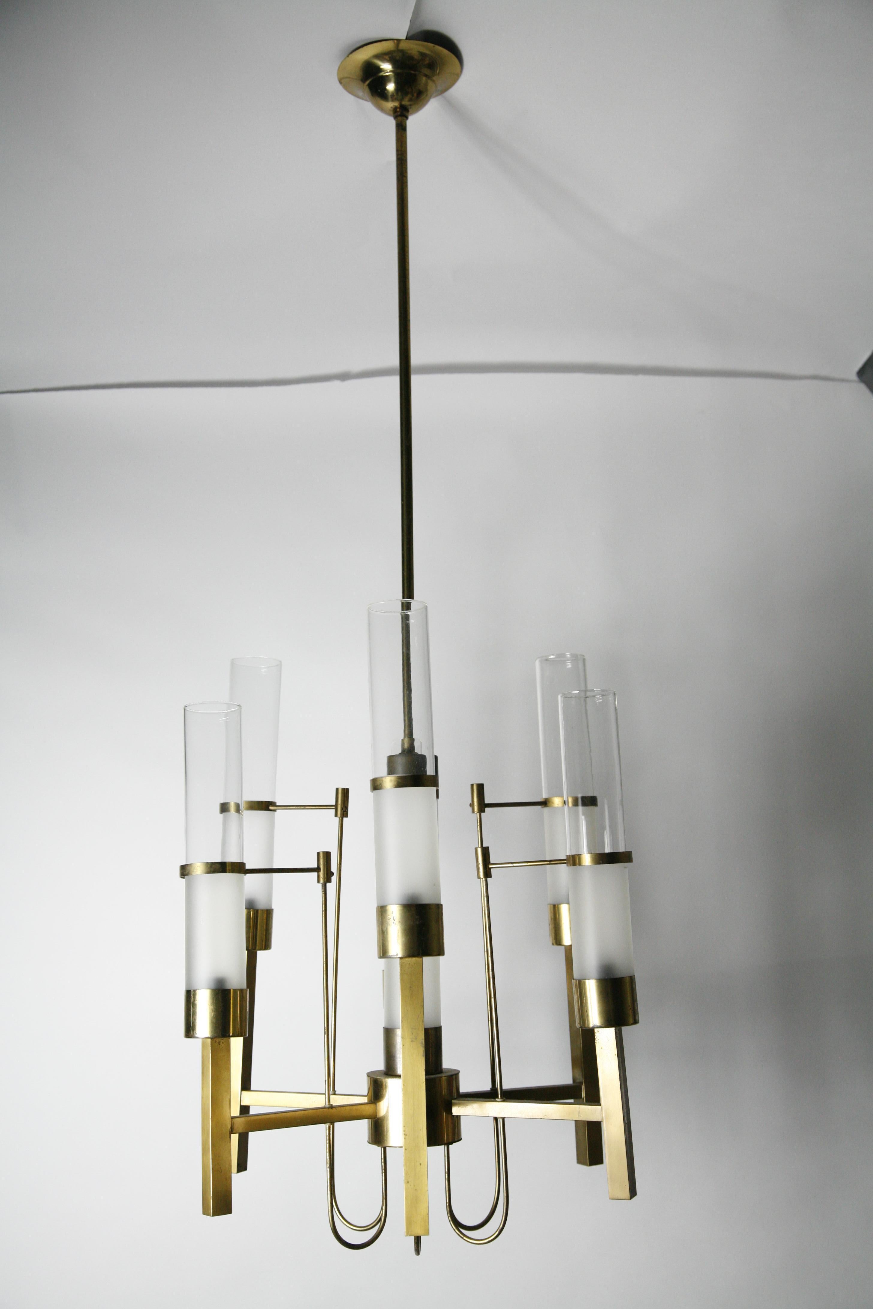 Italian Sciolari Chandelier Brass with Long Frosted/Clear Glass, Stilnovo, Italy, 1960 For Sale