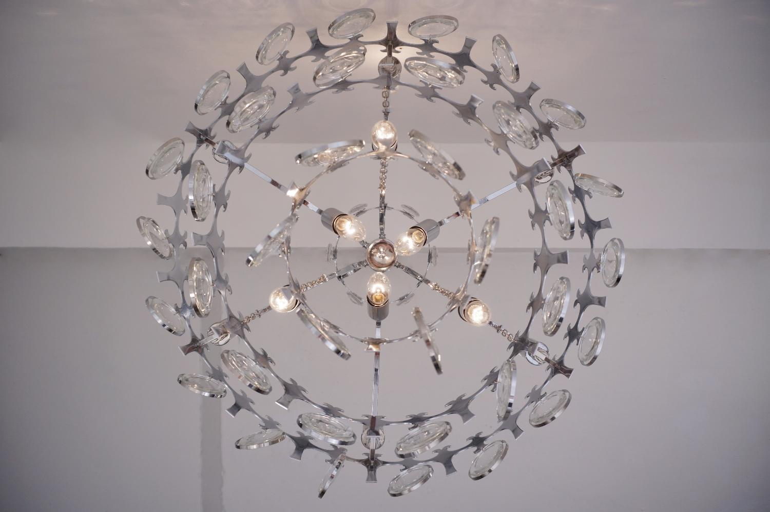 Sciolari chandelier `Ovali` 12 lights, chrome with crystals, circa 1970s  In Good Condition For Sale In London, GB