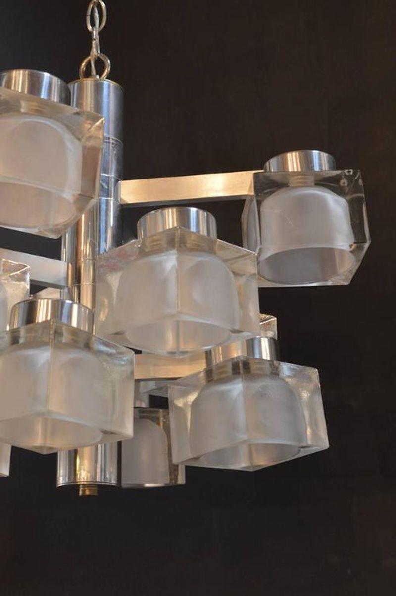 Late 20th Century Sciolari Chrome and Frosted Glass Chandelier For Sale
