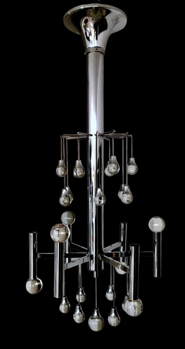 Galvanized Sciolari Gaetano Italian Space Age Style Chandelier In Chrome-Plated Brass  For Sale
