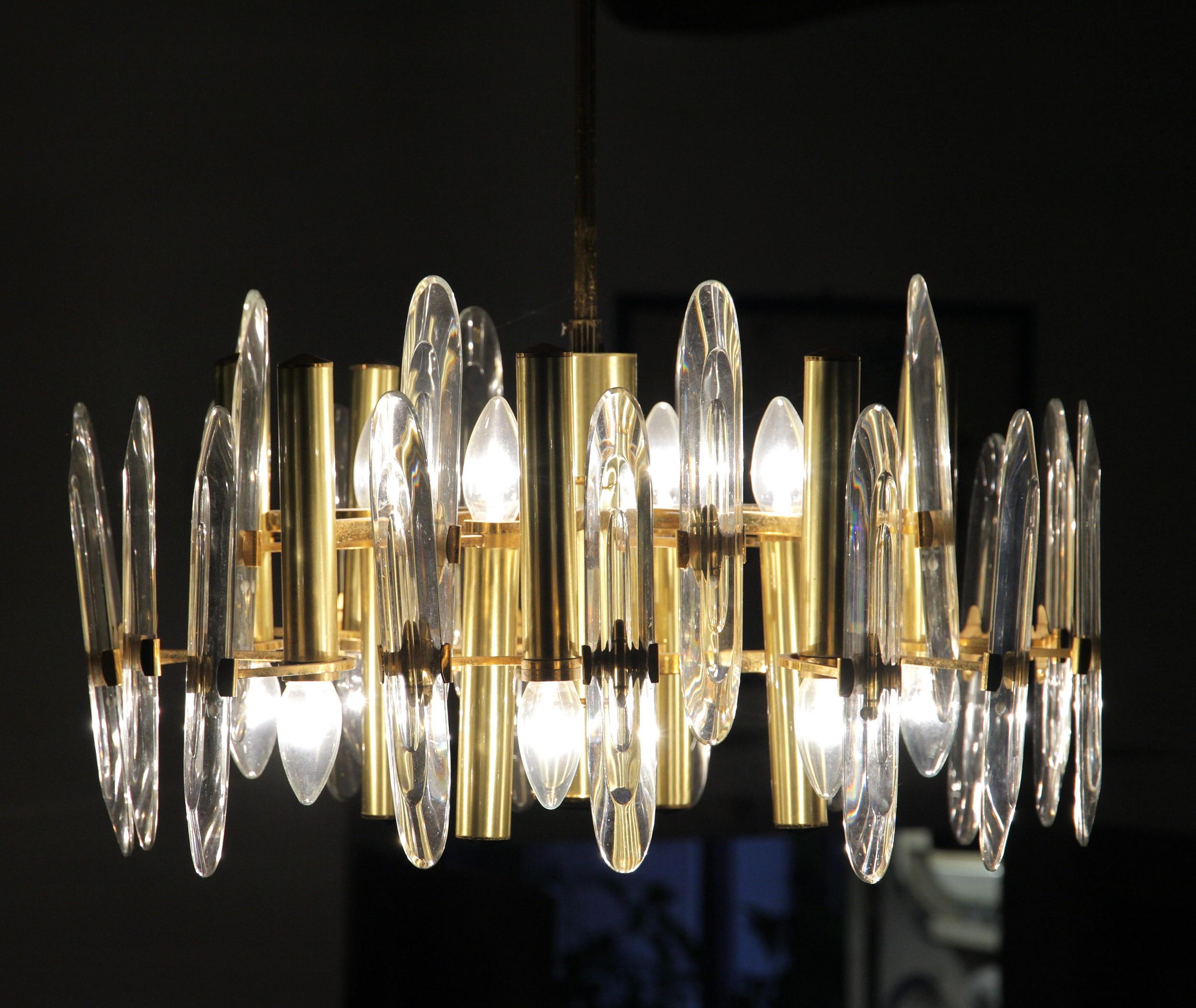 Plated Sciolari Gold Brass Led Crystal Mid-Century Chandelier 12 Lights Stilkronen, 70s For Sale