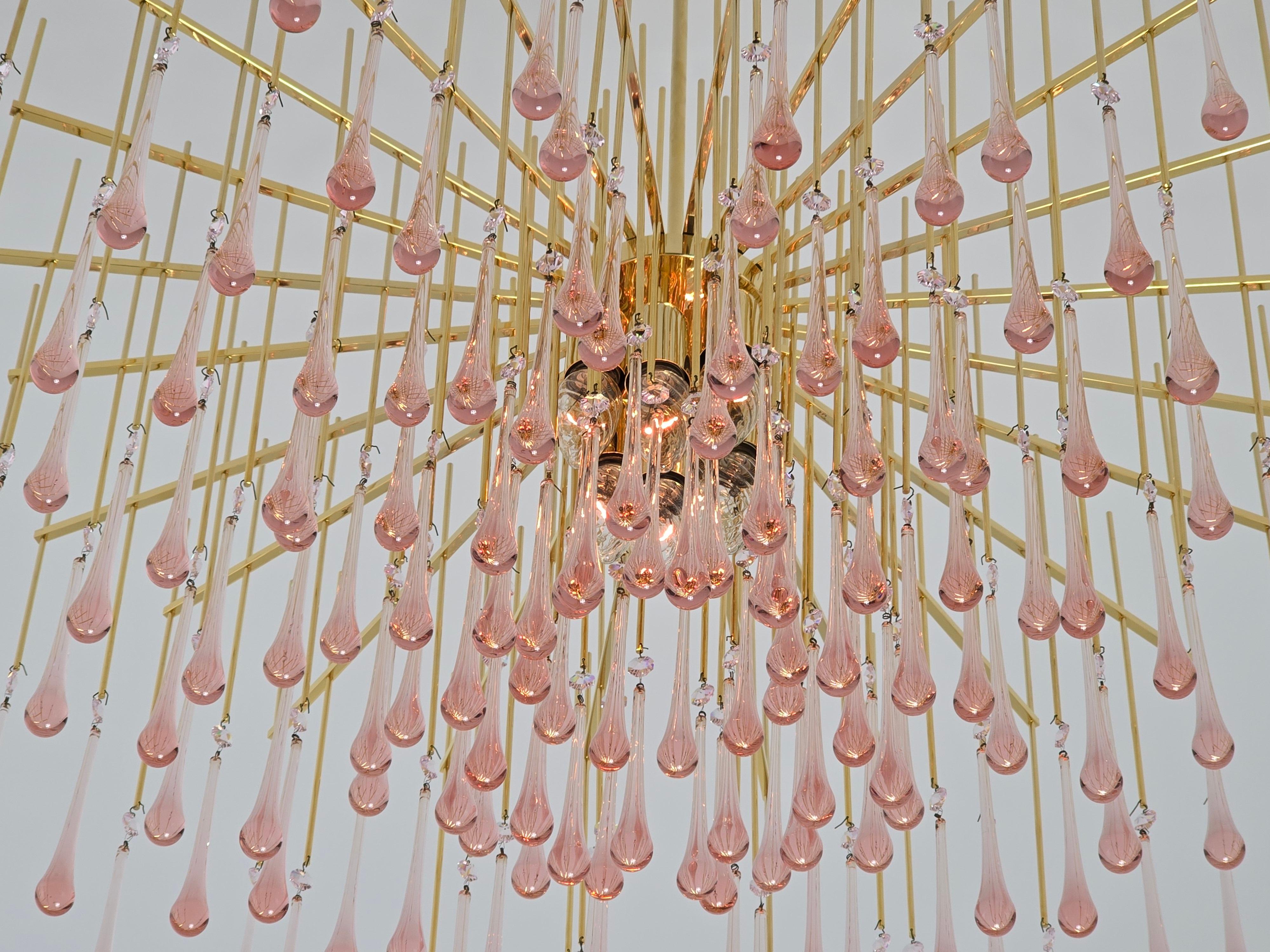 Late 20th Century Sciolari Gold Plated Brass Chandelier with 144 glass teardrop