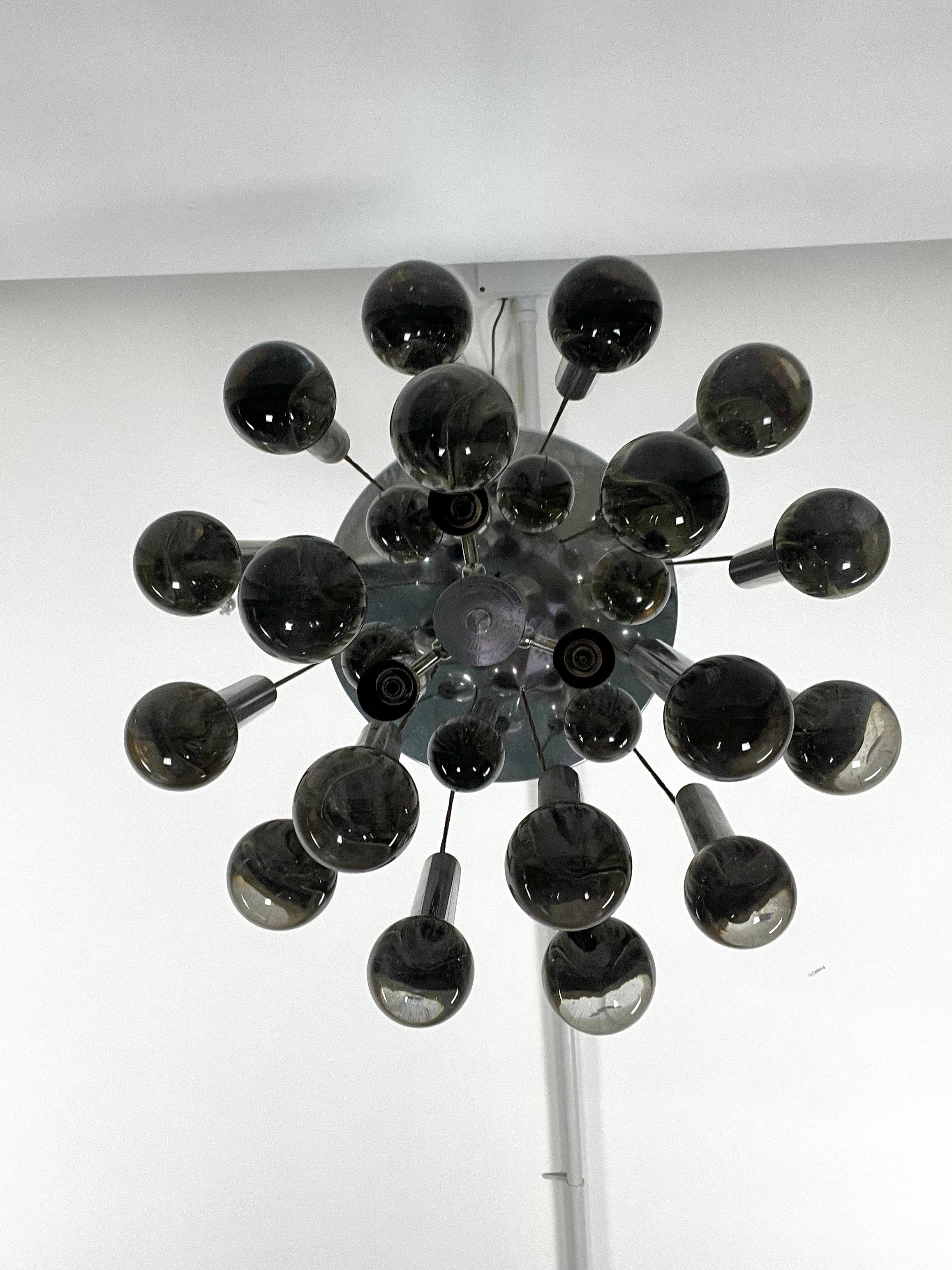 Sciolari, iconic glass sphere and chrome chandelier. Italy 1960s For Sale 1