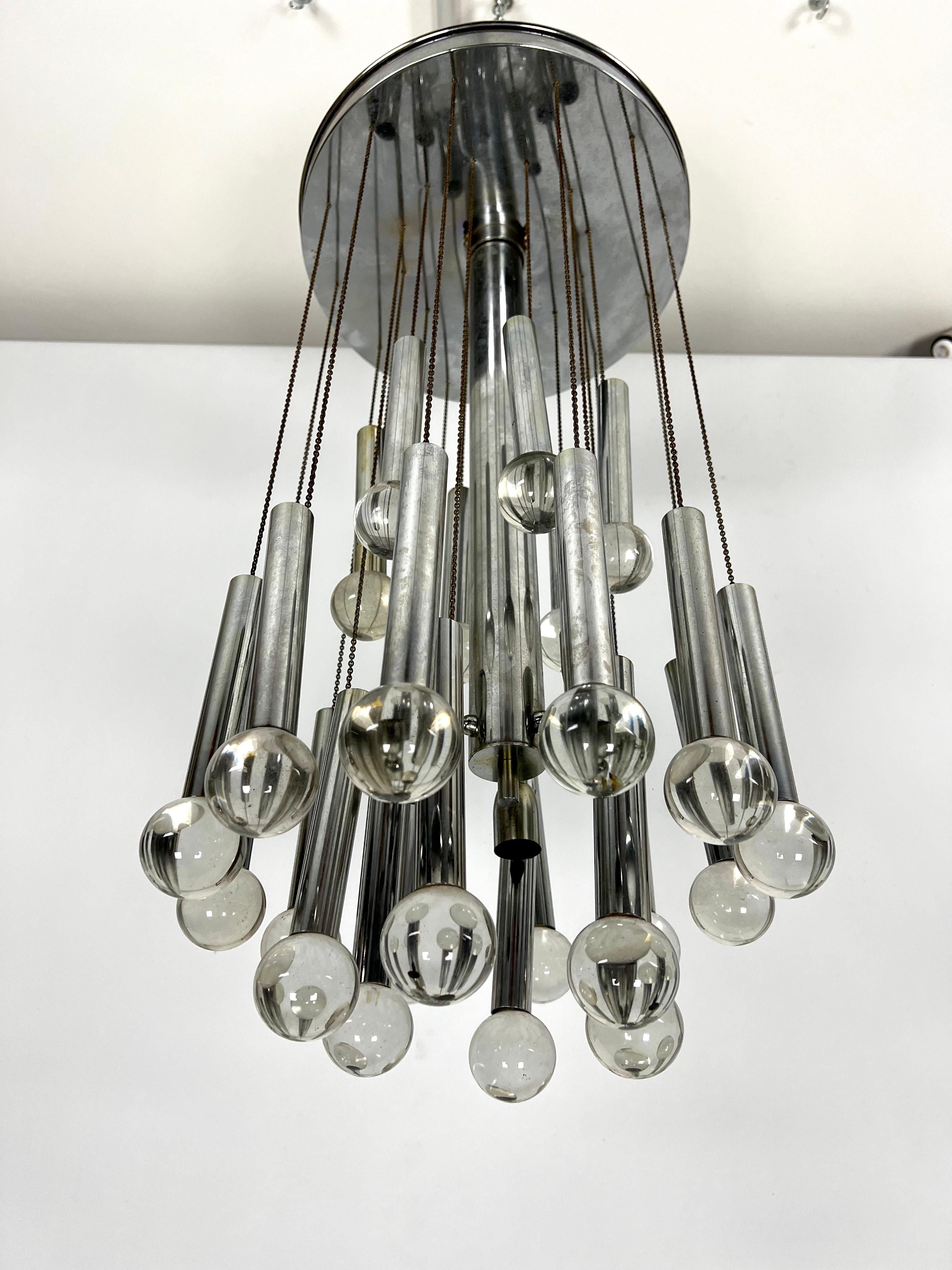 Sciolari, iconic glass sphere and chrome chandelier. Italy 1960s For Sale 2