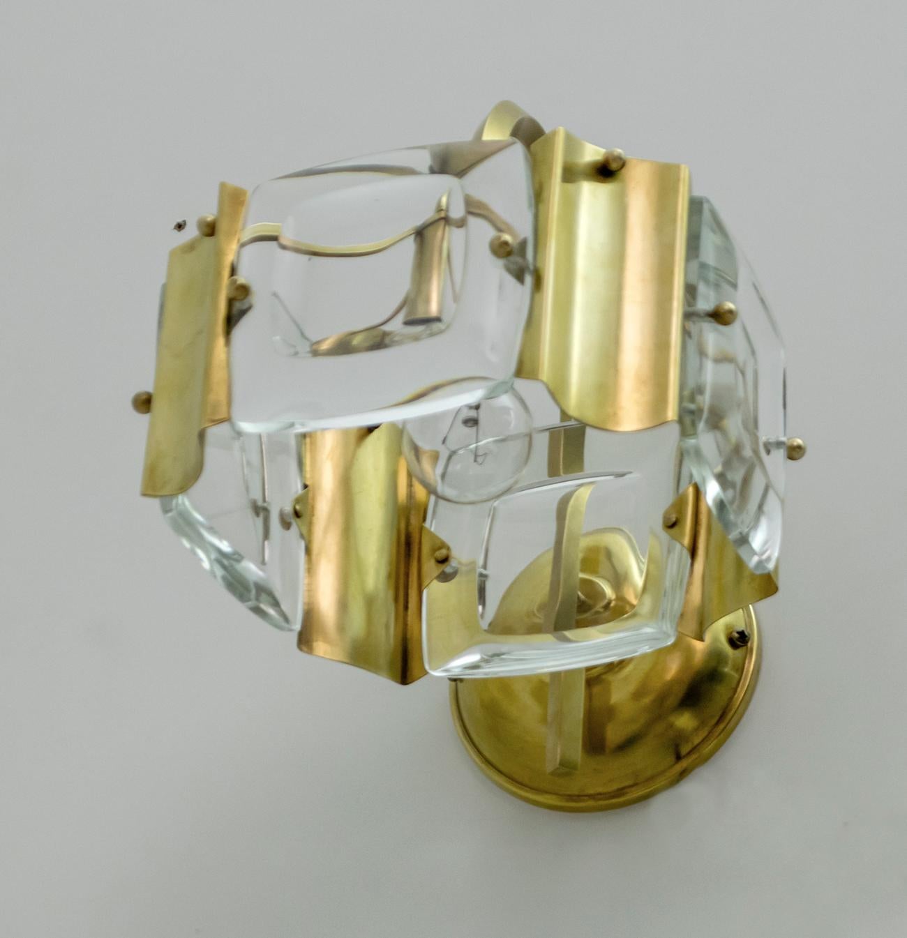 Sciolari Mid-Century Modern Italian Brass and Lenticular Glass Sconces, Pair 1